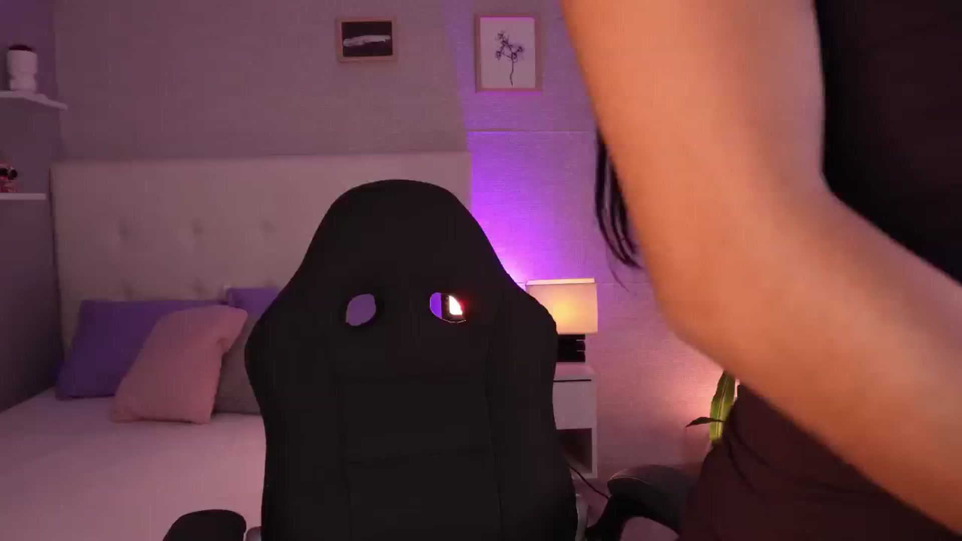 Gallery image thumbnail from Mia_gabbaai's myfreecams stream on, 10/18/2025, 16:15 image 2 of 20