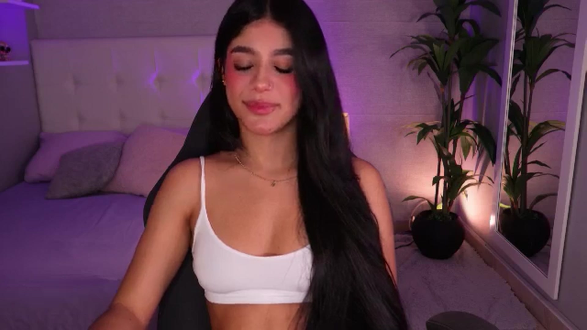 Gallery image thumbnail from Mia_gabbaai's myfreecams stream on, 10/21/2025, 14:52 image 15 of 20