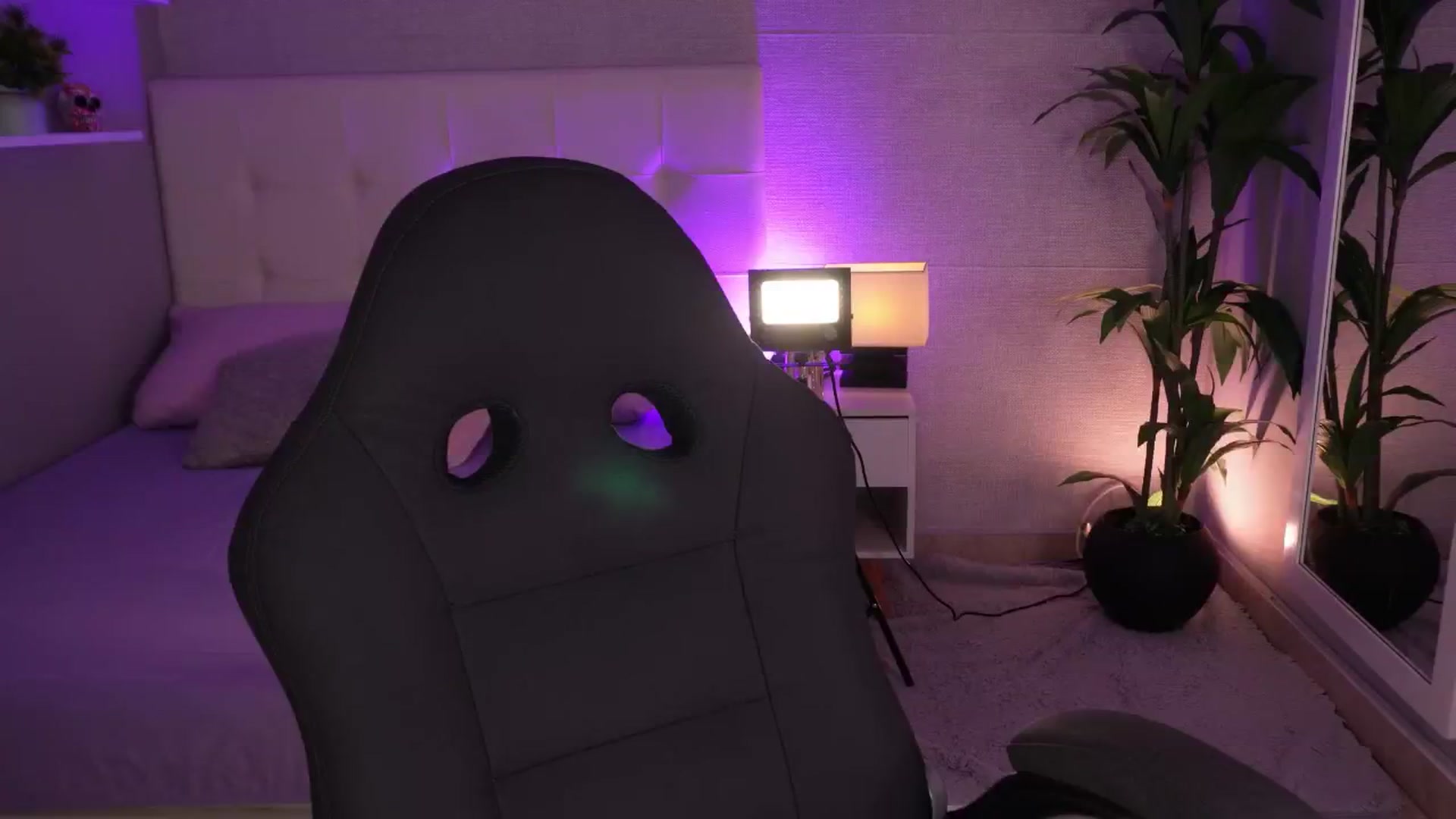 Gallery image thumbnail from Mia_gabbaai's myfreecams stream on, 10/21/2025, 14:52 image 10 of 20