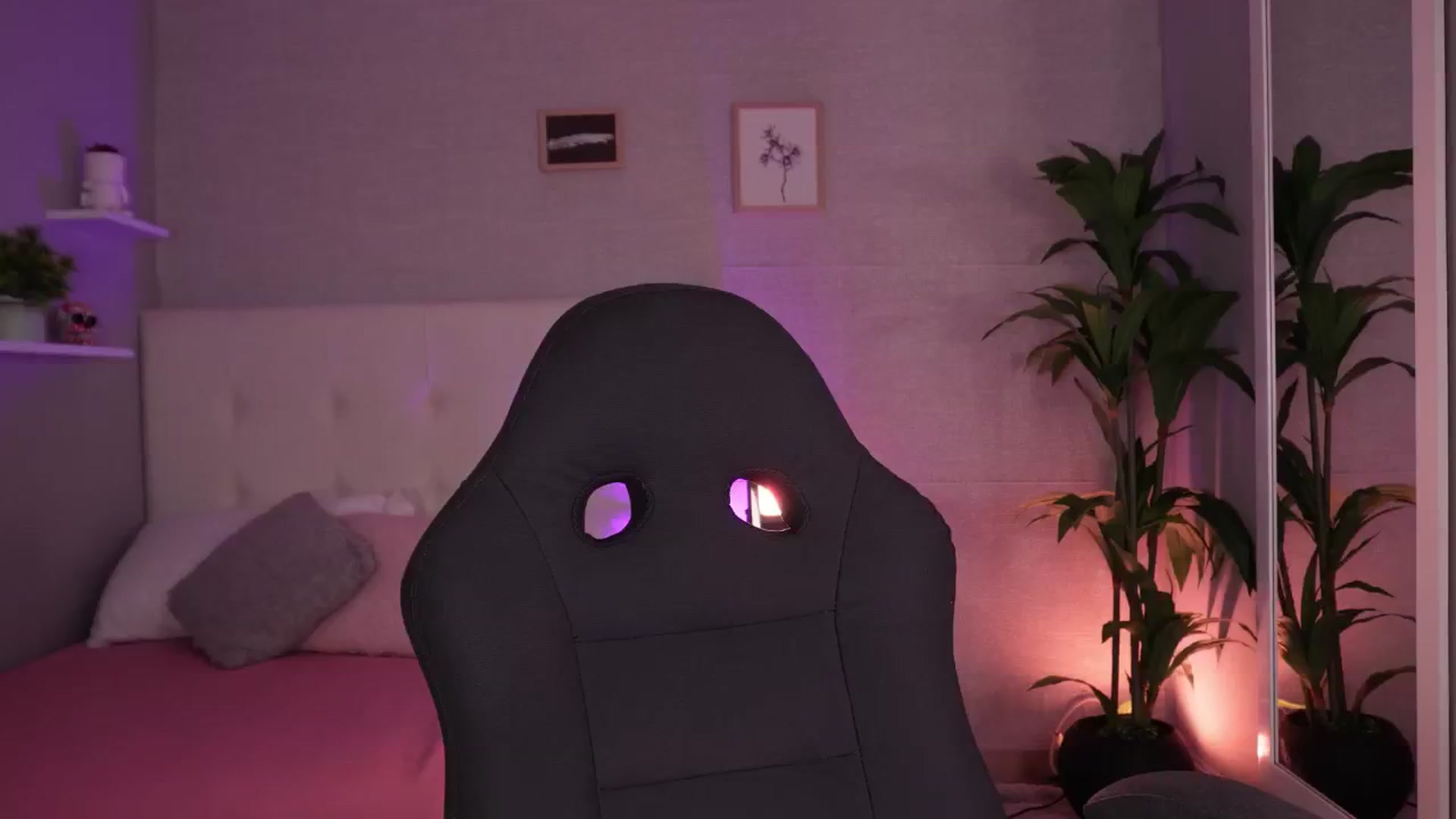 Gallery image thumbnail from Mia_gabbaai's myfreecams stream on, 10/27/2025, 14:10 image 14 of 20