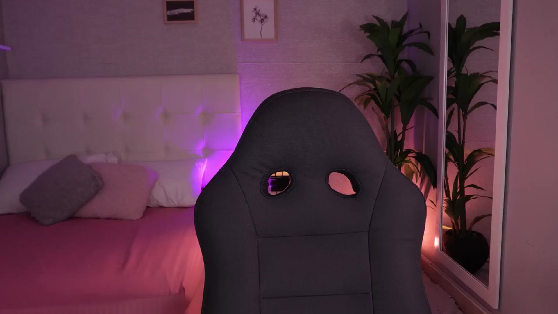 Gallery image thumbnail from Mia_gabbaai's myfreecams stream on, 10/27/2025, 15:21 image 18 of 20