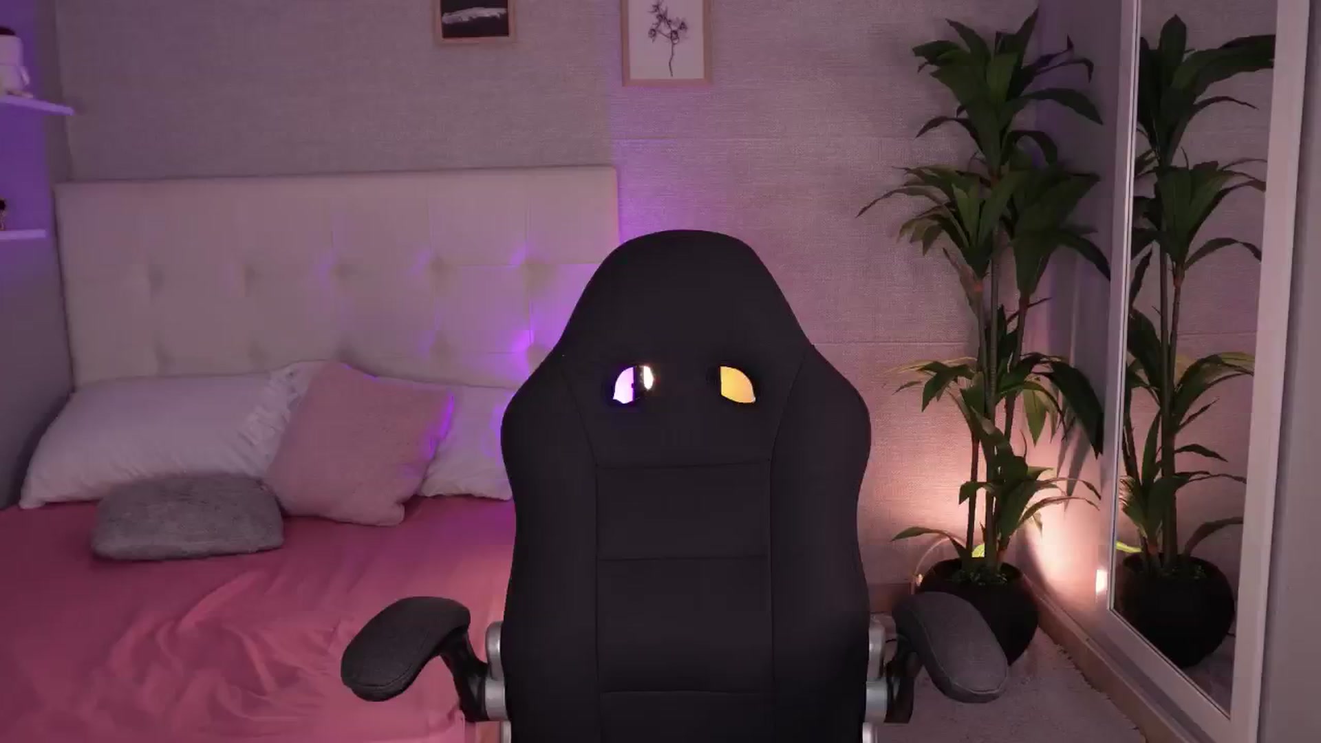 Gallery image thumbnail from Mia_gabbaai's myfreecams stream on, 10/29/2025, 14:27 image 5 of 20