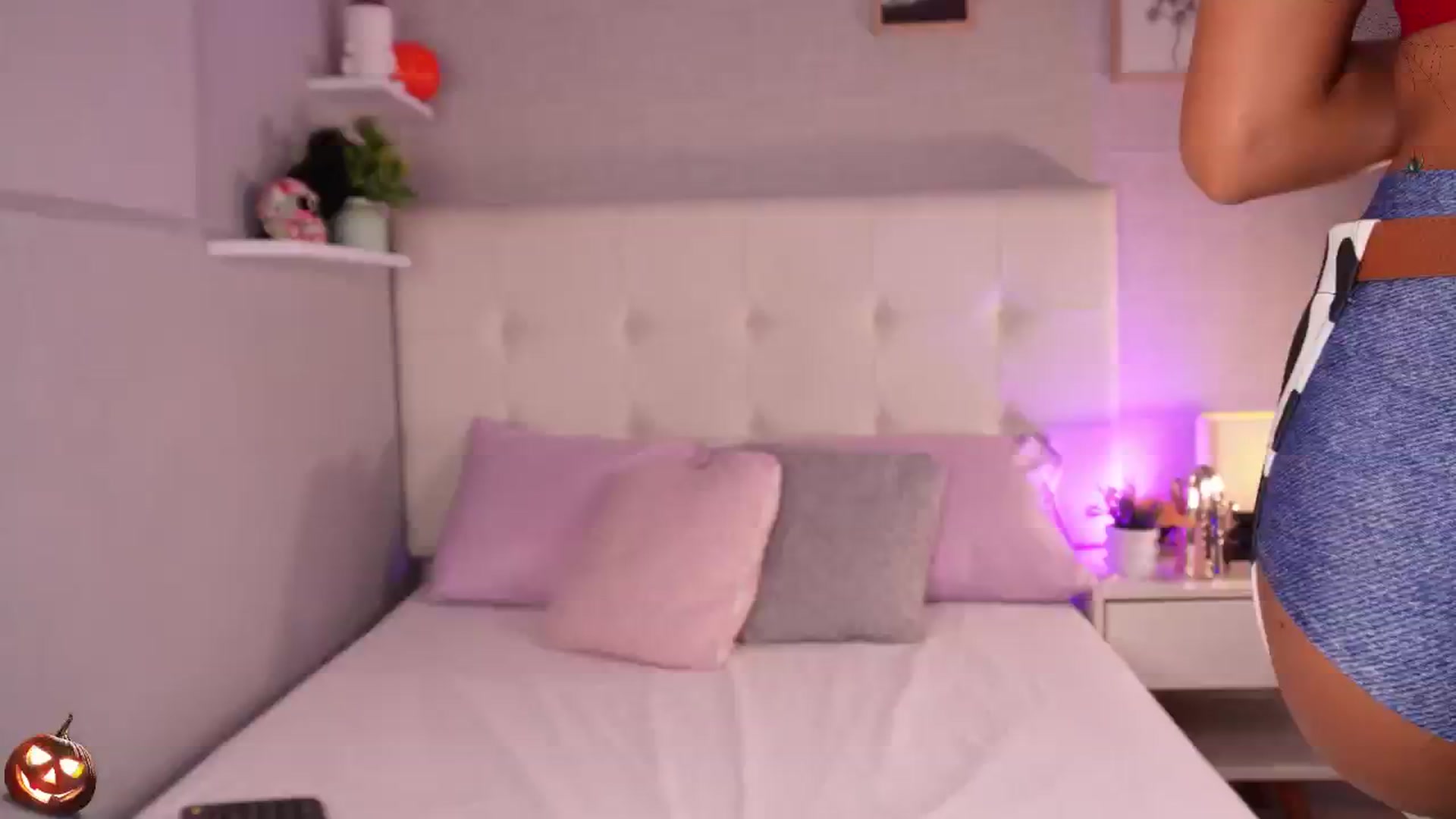 Gallery image thumbnail from Mia_gabbaai's myfreecams stream on, 10/30/2025, 14:10 image 1 of 20