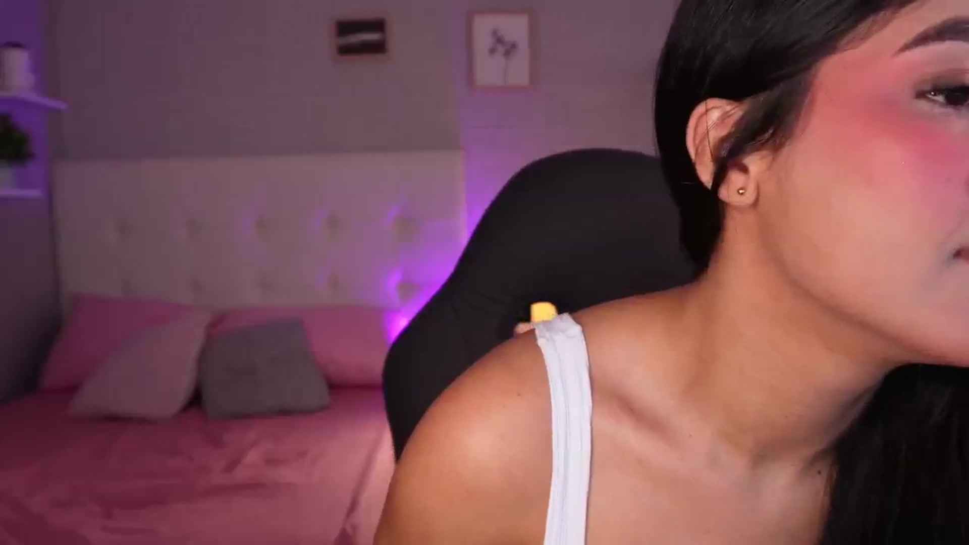 Gallery image thumbnail from Mia_gabbaai's myfreecams stream on, 11/02/2025, 14:14 image 4 of 20