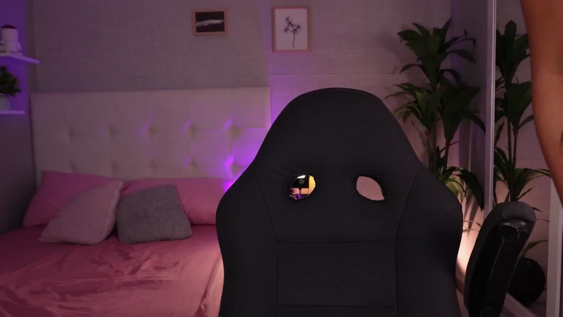 Gallery image thumbnail from Mia_gabbaai's myfreecams stream on, 11/02/2025, 14:14 image 10 of 20