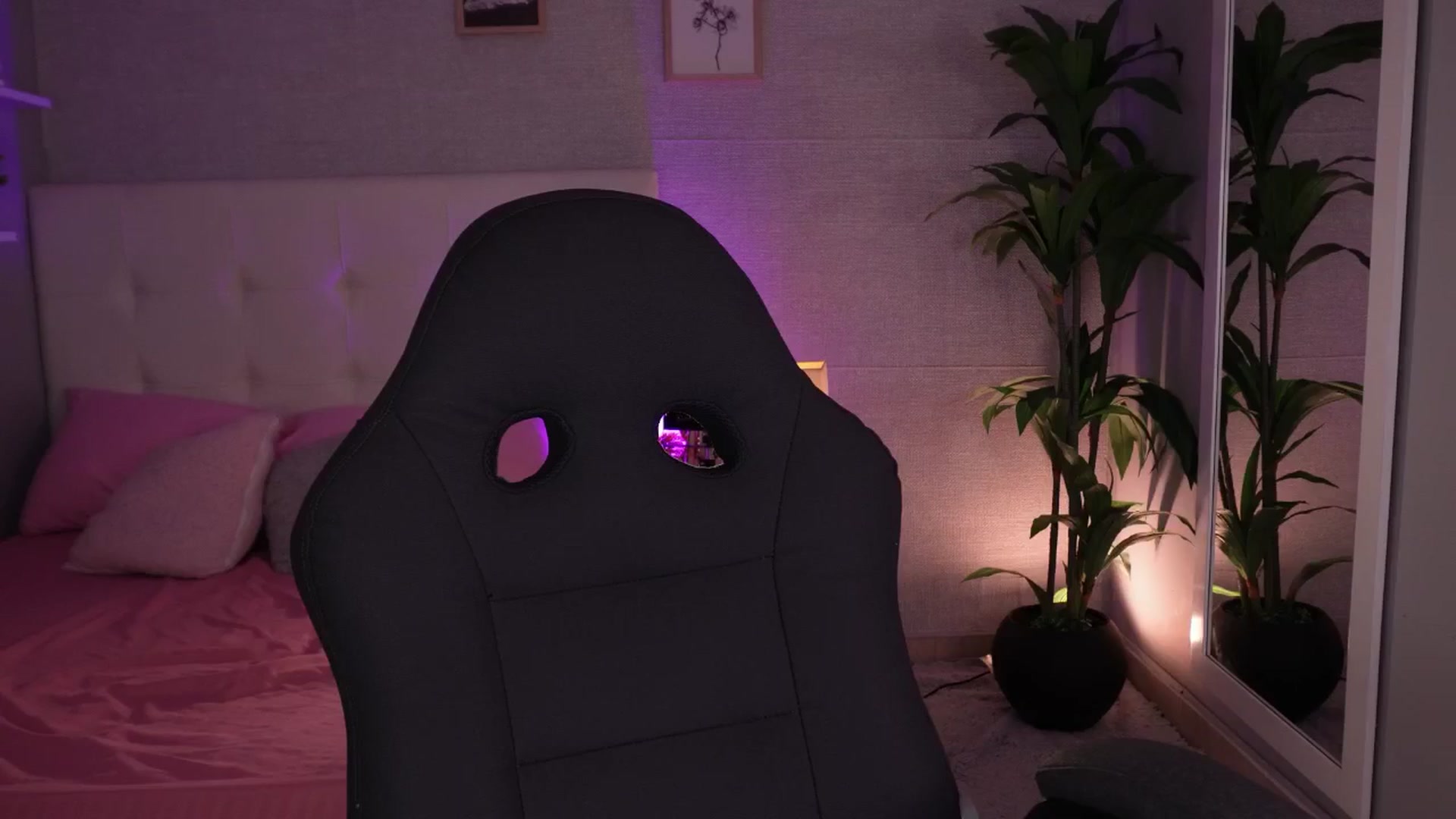 Gallery image thumbnail from Mia_gabbaai's myfreecams stream on, 11/02/2025, 18:31 image 8 of 20