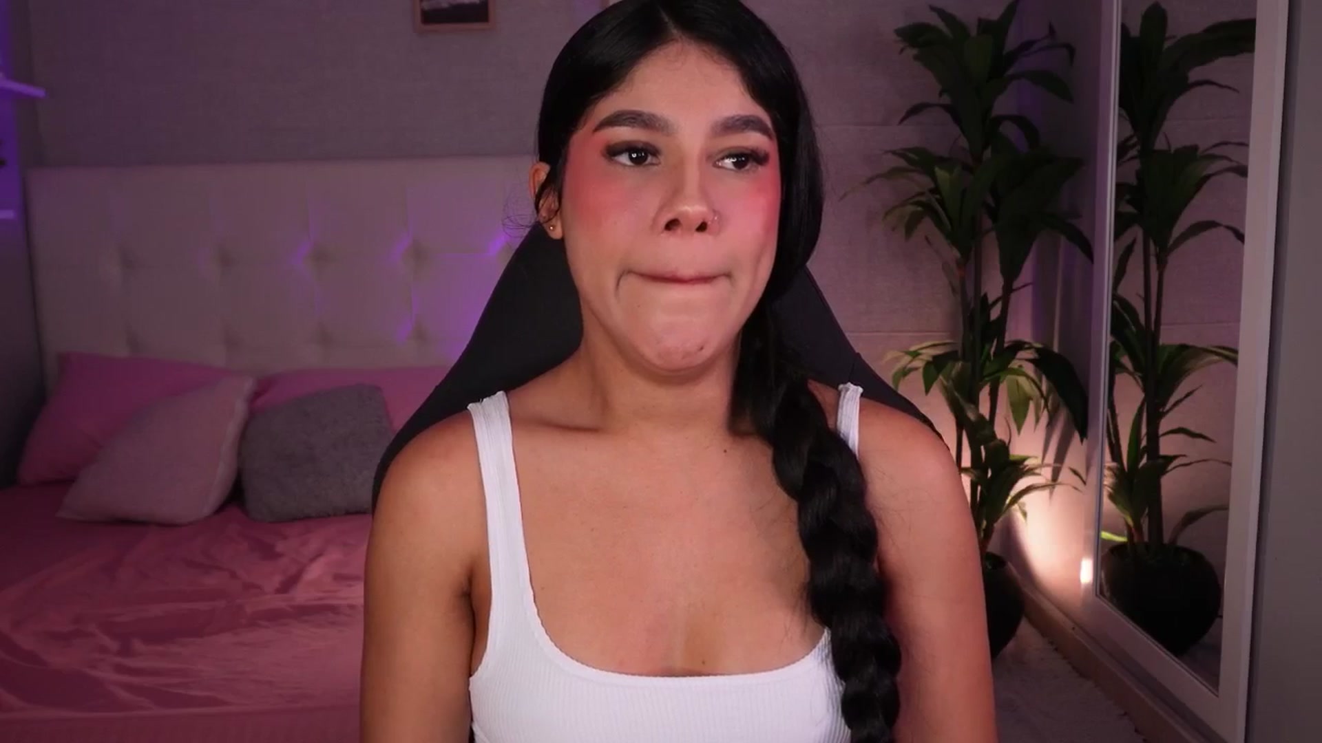 Gallery image thumbnail from Mia_gabbaai's myfreecams stream on, 11/02/2025, 18:31 image 4 of 20