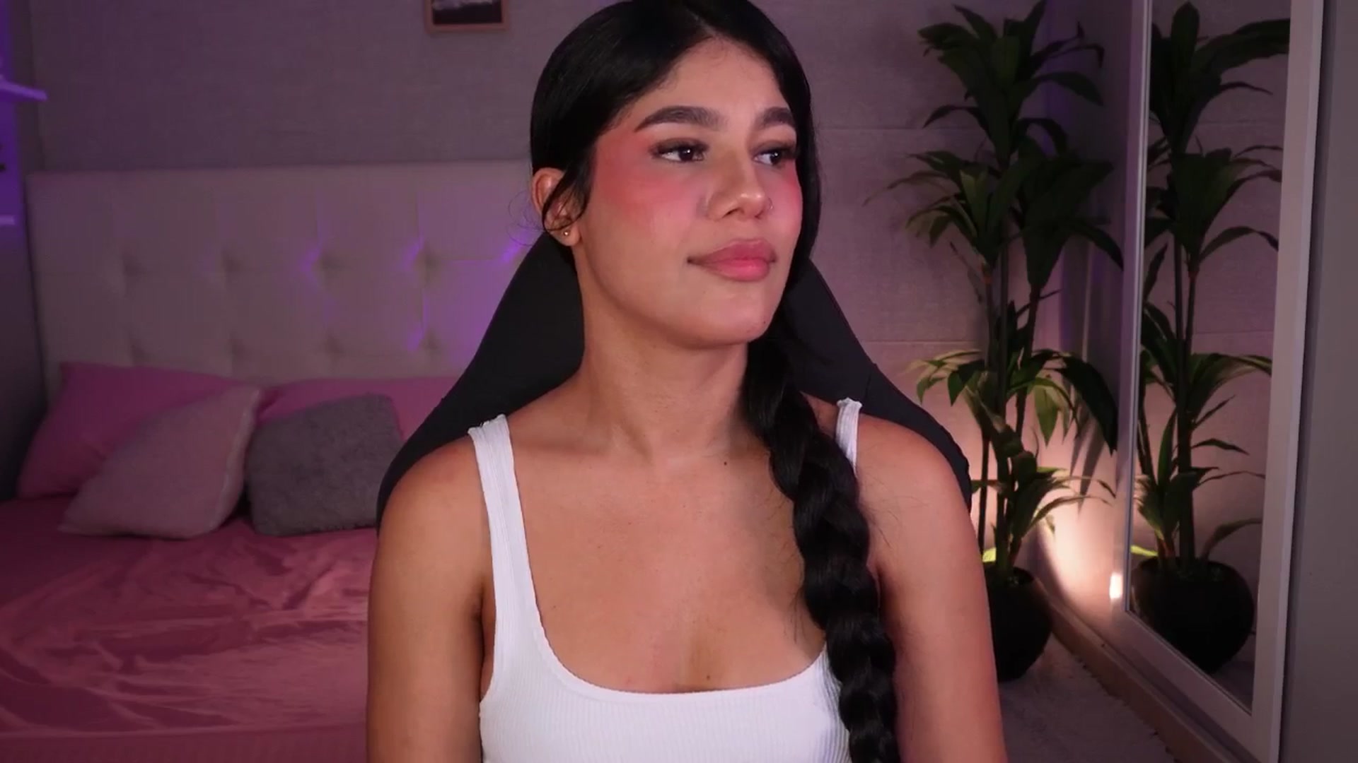 Gallery image thumbnail from Mia_gabbaai's myfreecams stream on, 11/02/2025, 18:31 image 3 of 20