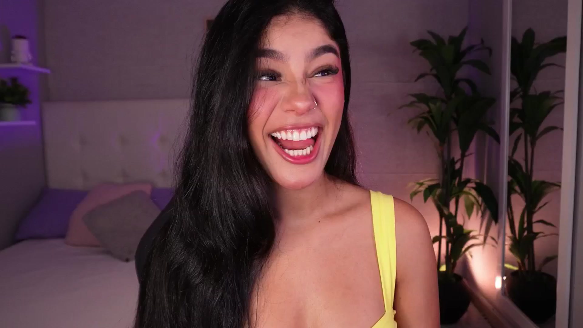 Gallery image thumbnail from Mia_gabbaai's myfreecams stream on, 11/03/2025, 13:19 image 12 of 20