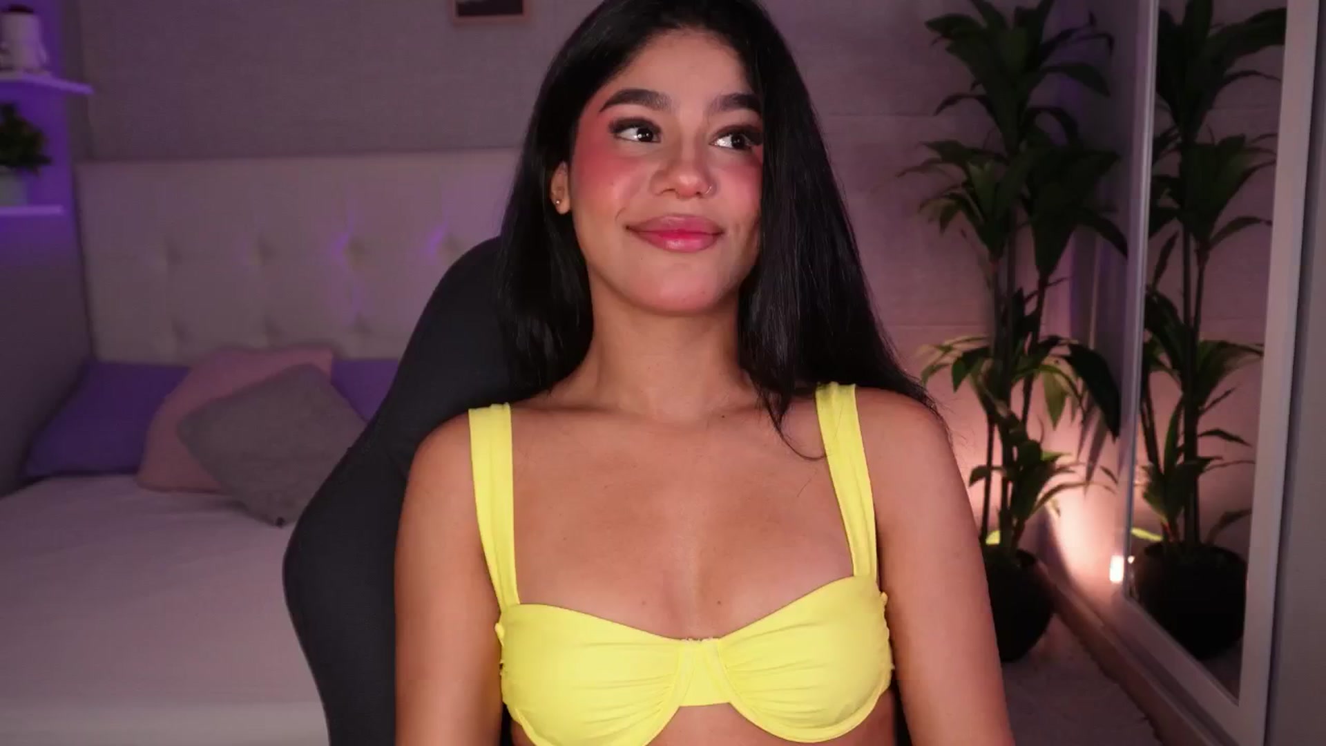 Gallery image thumbnail from Mia_gabbaai's myfreecams stream on, 11/03/2025, 13:19 image 2 of 20