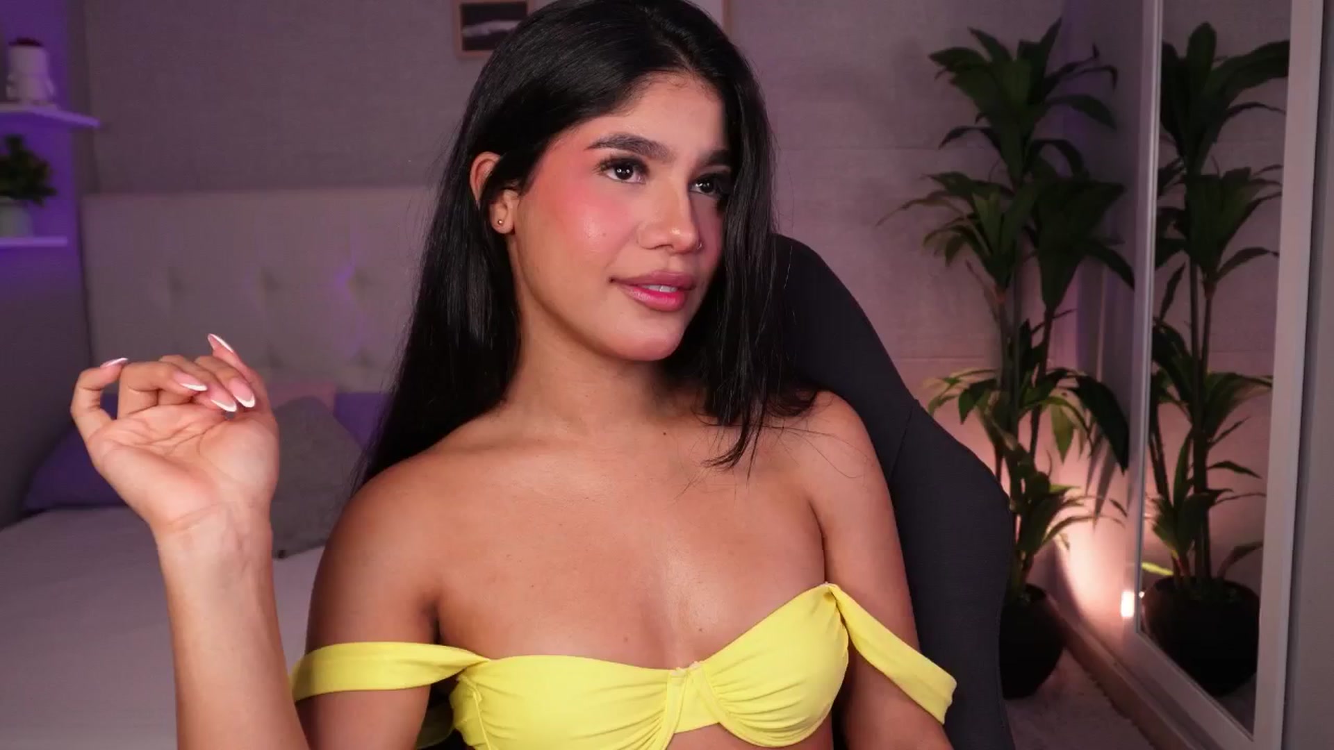 Gallery image thumbnail from Mia_gabbaai's myfreecams stream on, 11/03/2025, 15:30 image 14 of 20