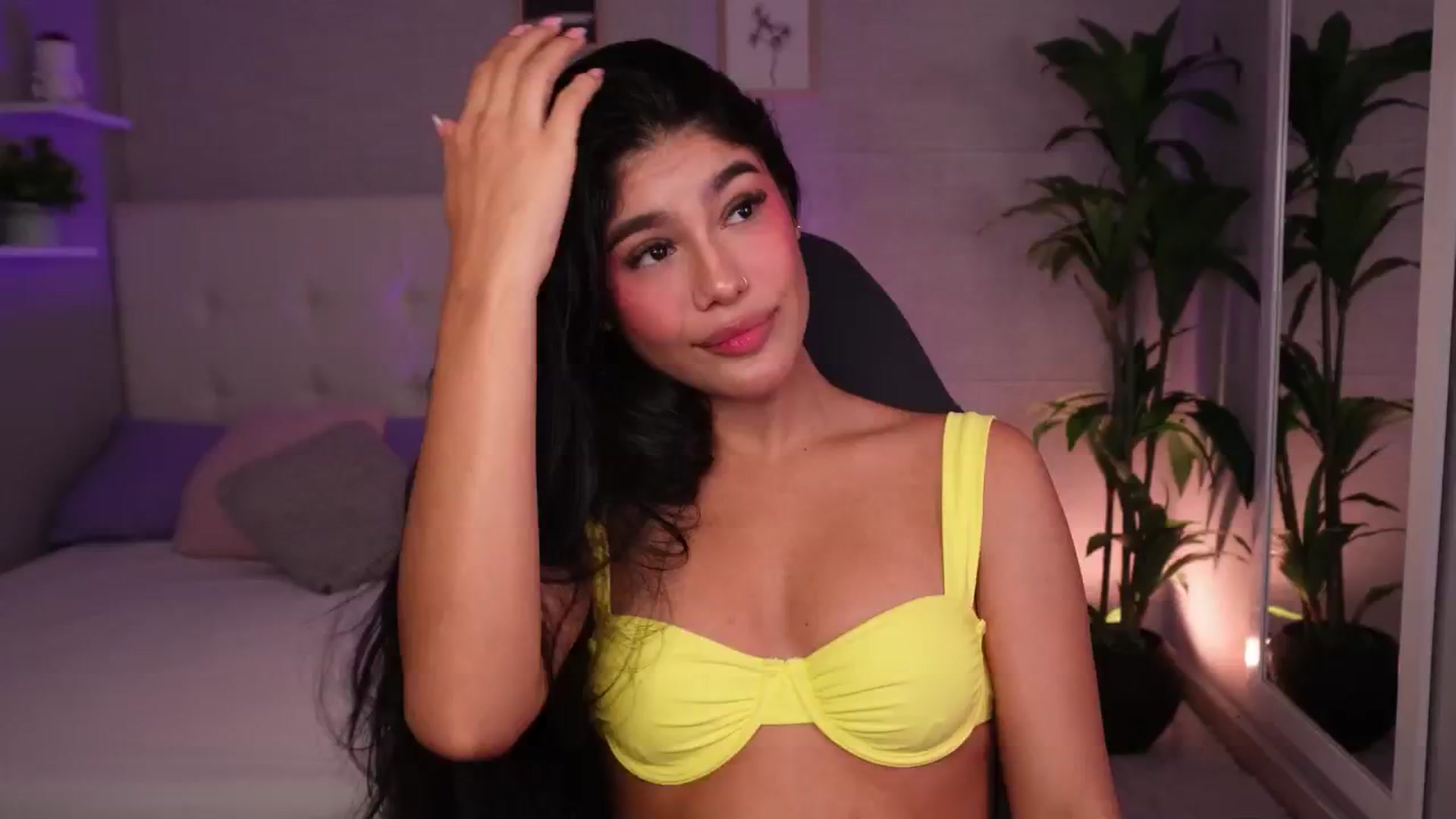 Gallery image thumbnail from Mia_gabbaai's myfreecams stream on, 11/03/2025, 16:52 image 2 of 20