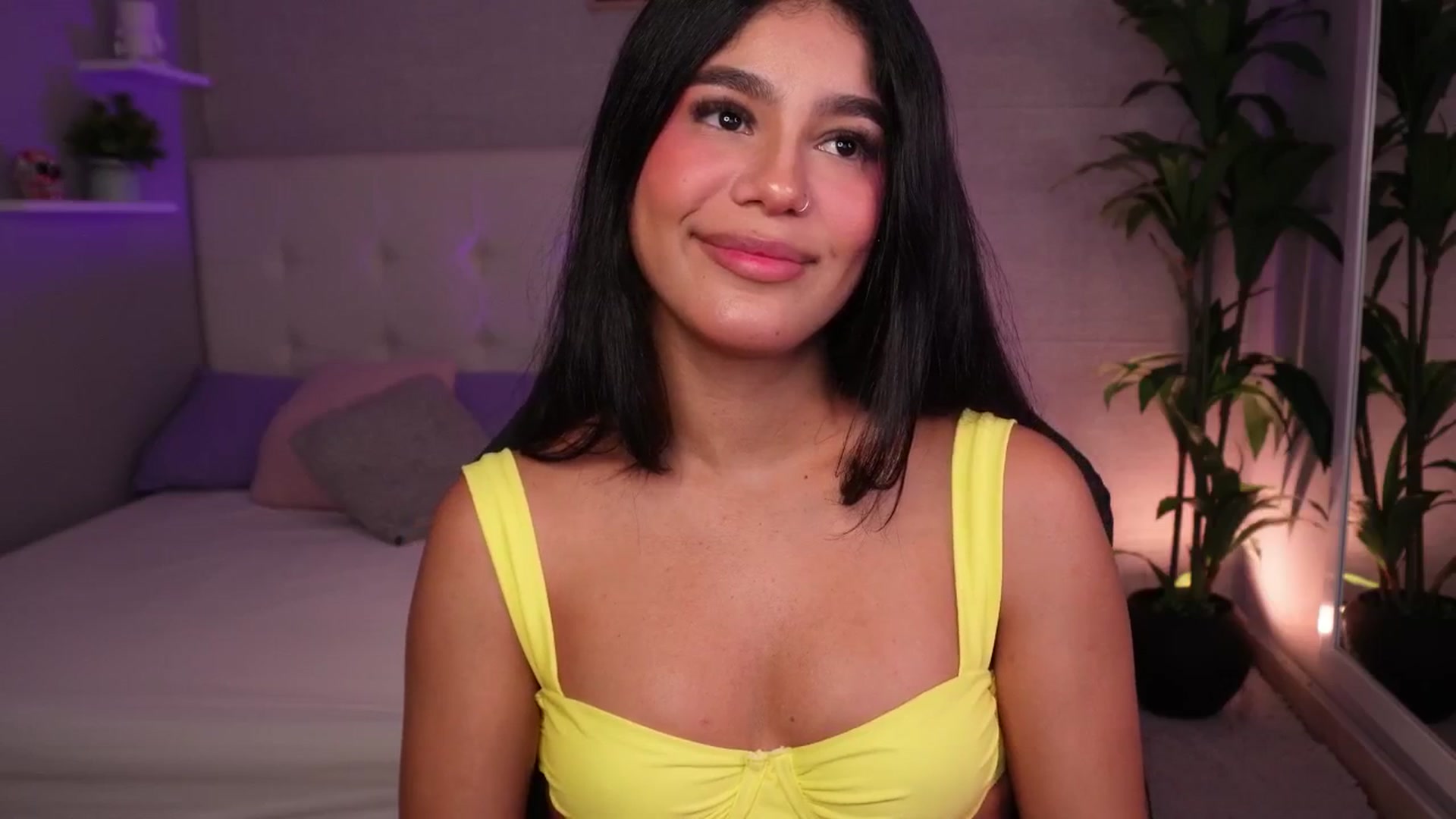 Gallery image thumbnail from Mia_gabbaai's myfreecams stream on, 11/03/2025, 16:52 image 16 of 20