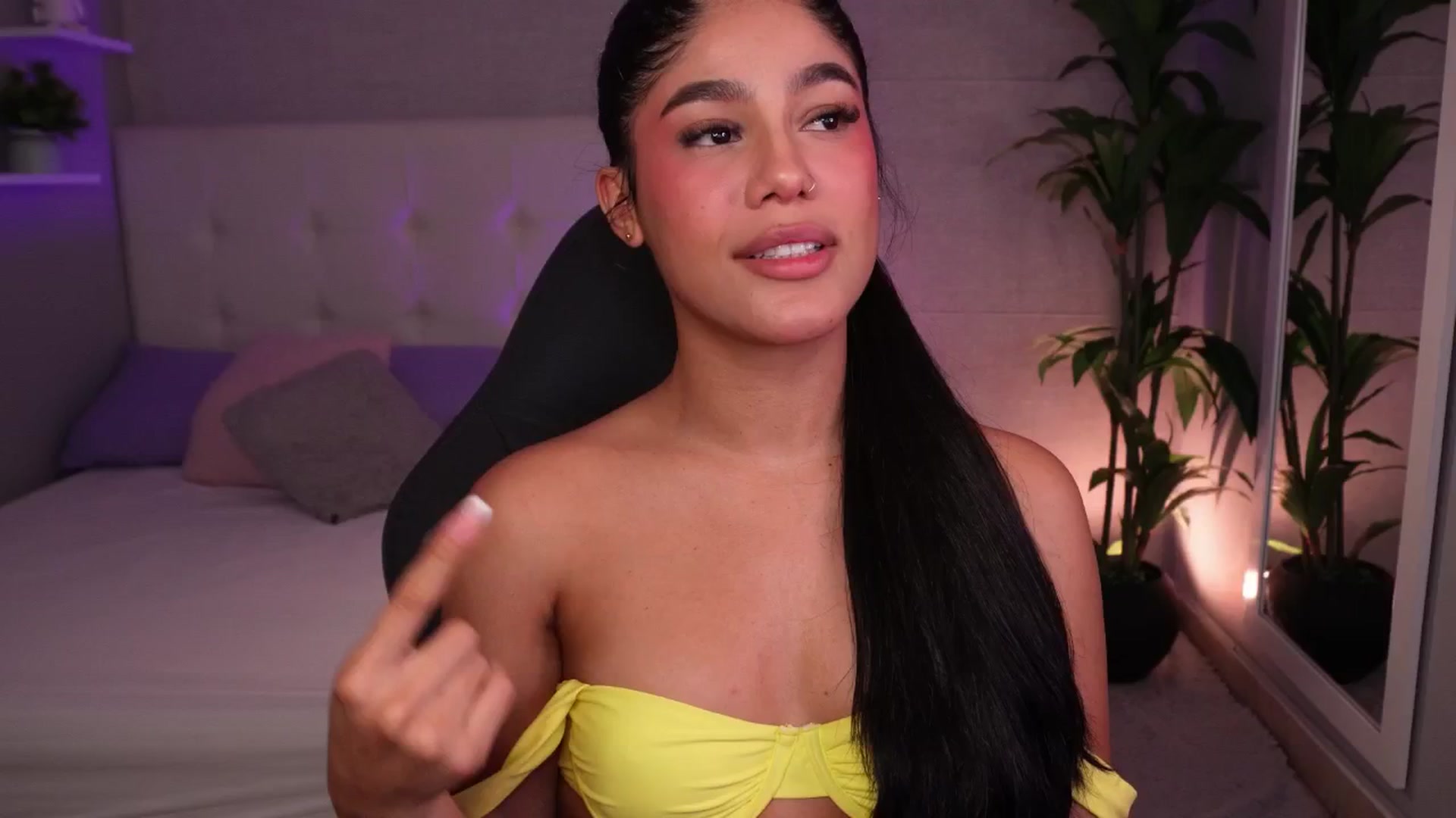 Gallery image thumbnail from Mia_gabbaai's myfreecams stream on, 11/03/2025, 18:32 image 16 of 20