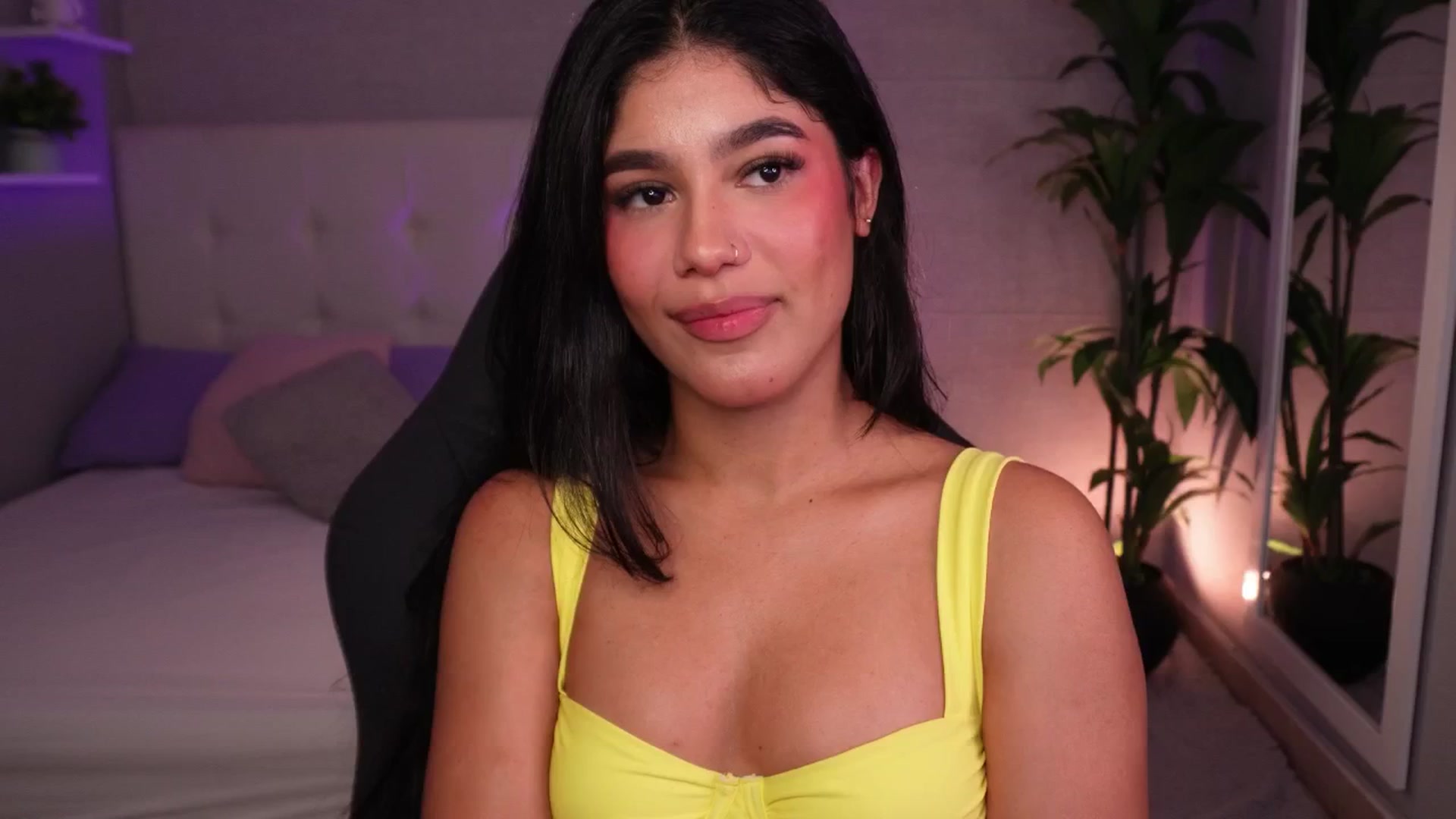 Gallery image thumbnail from Mia_gabbaai's myfreecams stream on, 11/03/2025, 18:32 image 4 of 20