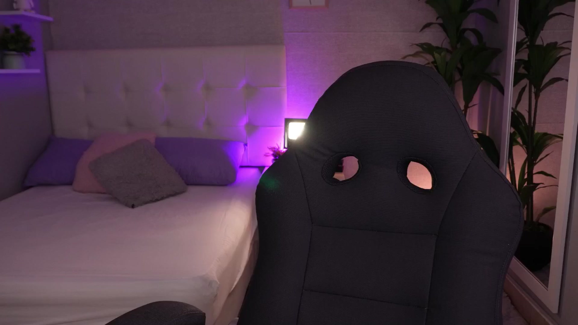 Gallery image thumbnail from Mia_gabbaai's myfreecams stream on, 11/03/2025, 18:32 image 12 of 20