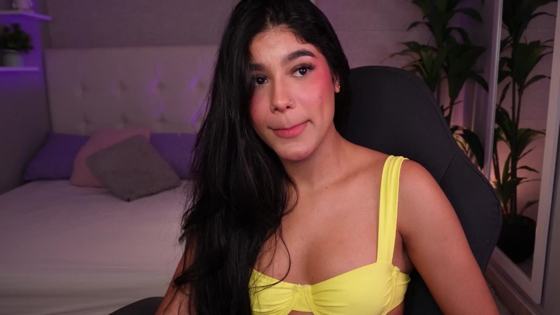 Gallery image thumbnail from Mia_gabbaai's myfreecams stream on, 11/03/2025, 18:32 image 9 of 20