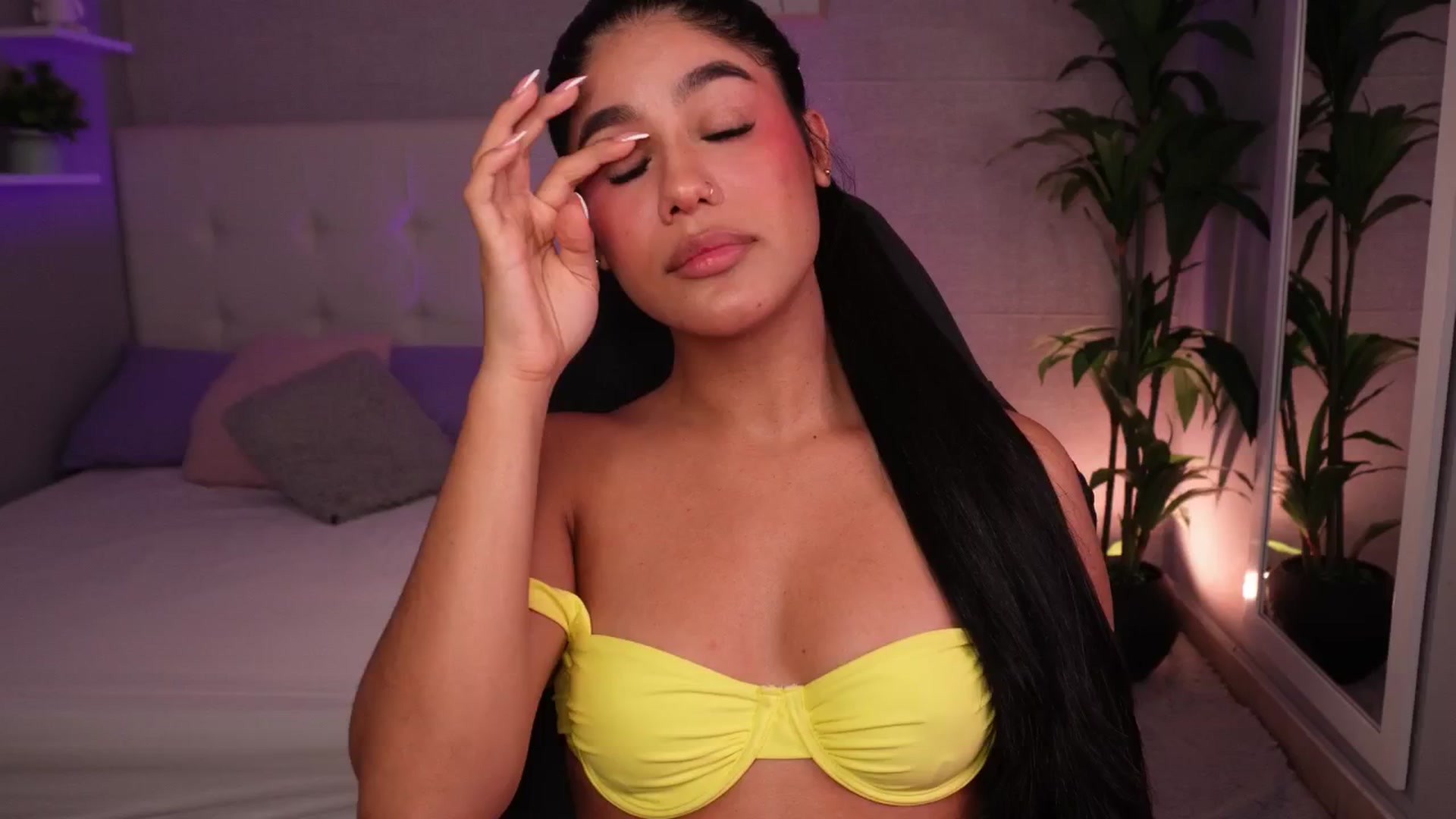 Gallery image thumbnail from Mia_gabbaai's myfreecams stream on, 11/03/2025, 18:32 image 17 of 20
