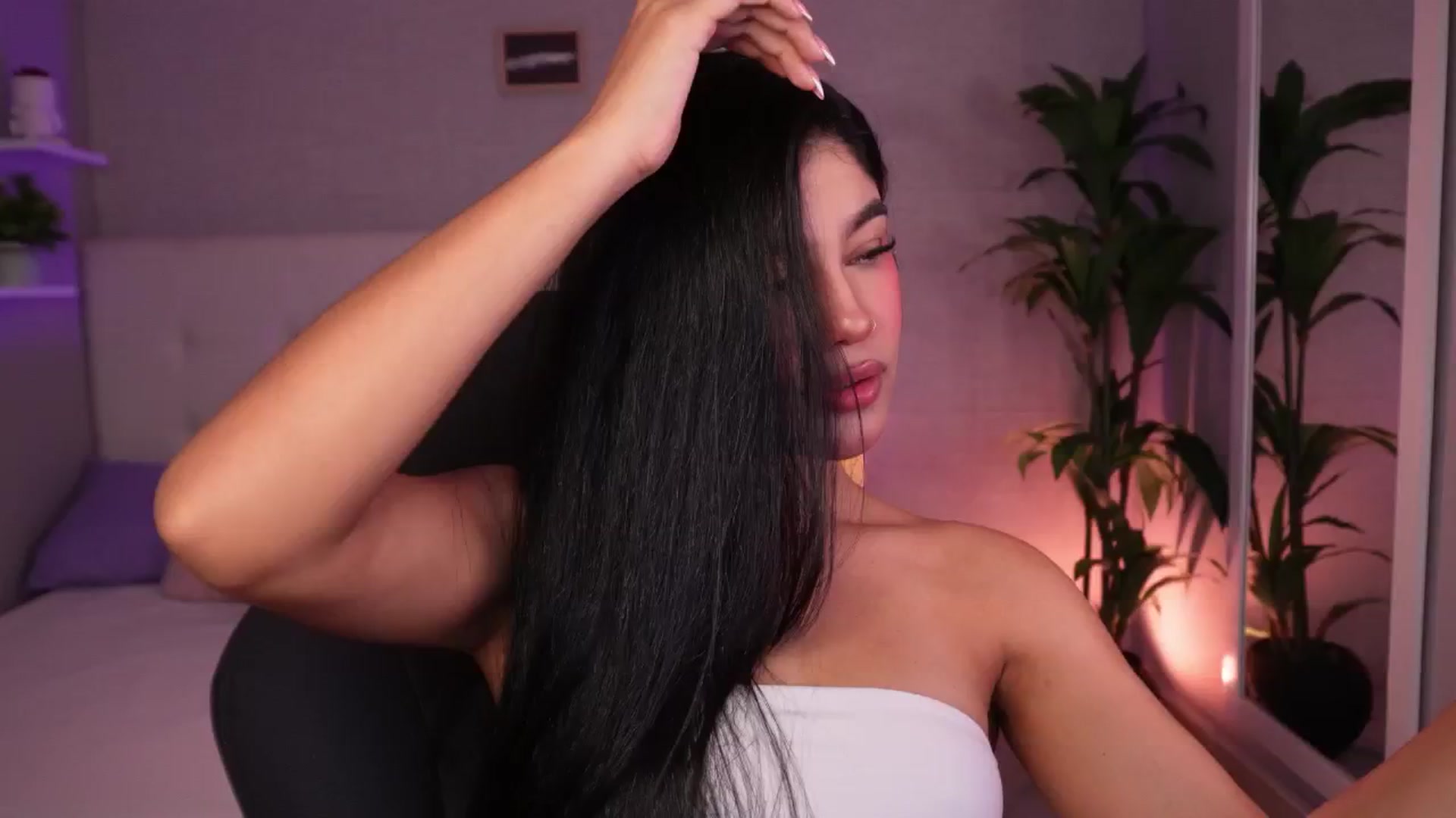 Gallery image thumbnail from Mia_gabbaai's myfreecams stream on, 11/04/2025, 14:10 image 3 of 20