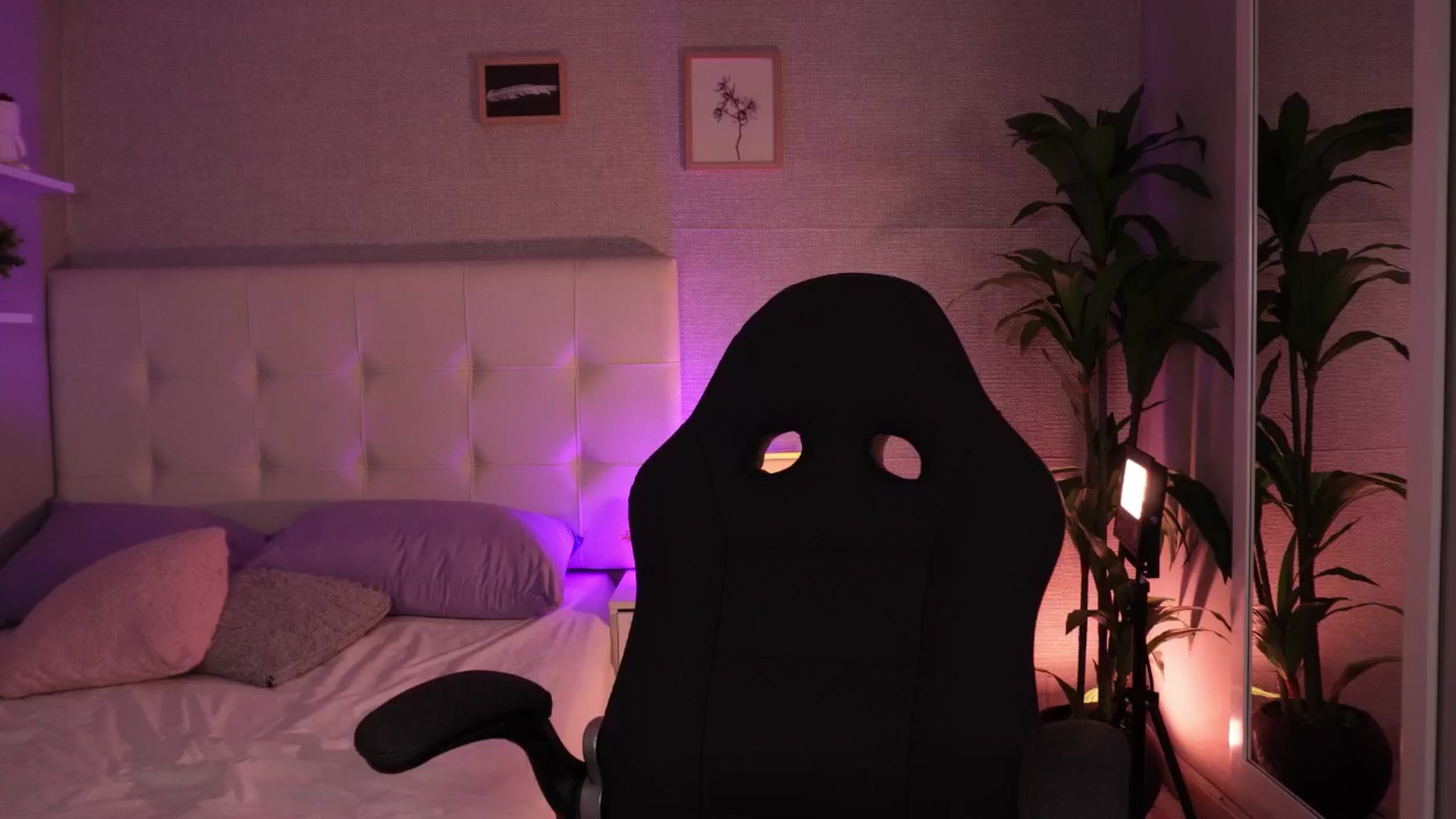 Gallery image thumbnail from Mia_gabbaai's myfreecams stream on, 11/04/2025, 18:31 image 13 of 20