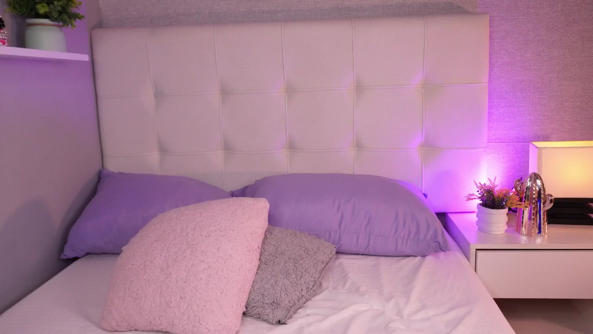 Gallery image thumbnail from Mia_gabbaai's myfreecams stream on, 11/04/2025, 18:31 image 6 of 20