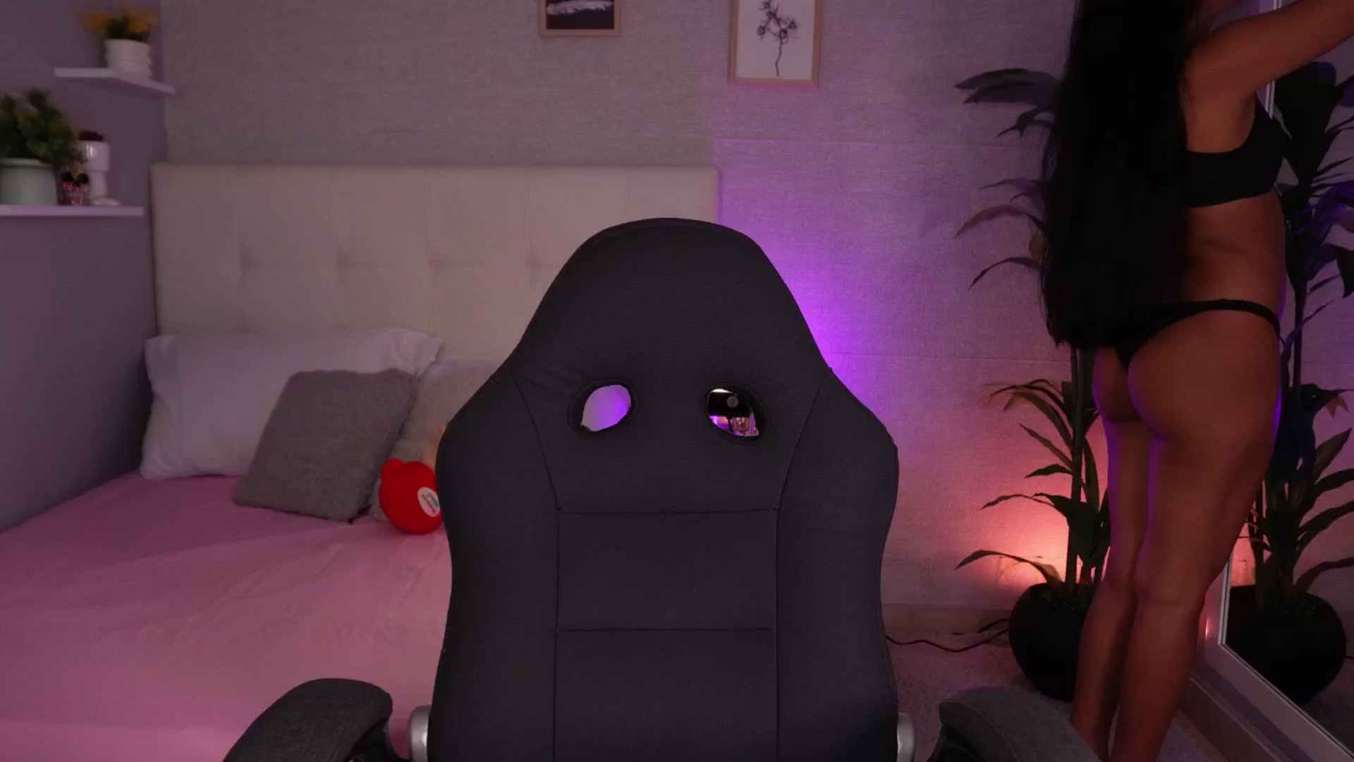 Gallery image thumbnail from Mia_gabbaai's myfreecams stream on, 12/09/2025, 15:28 image 2 of 20
