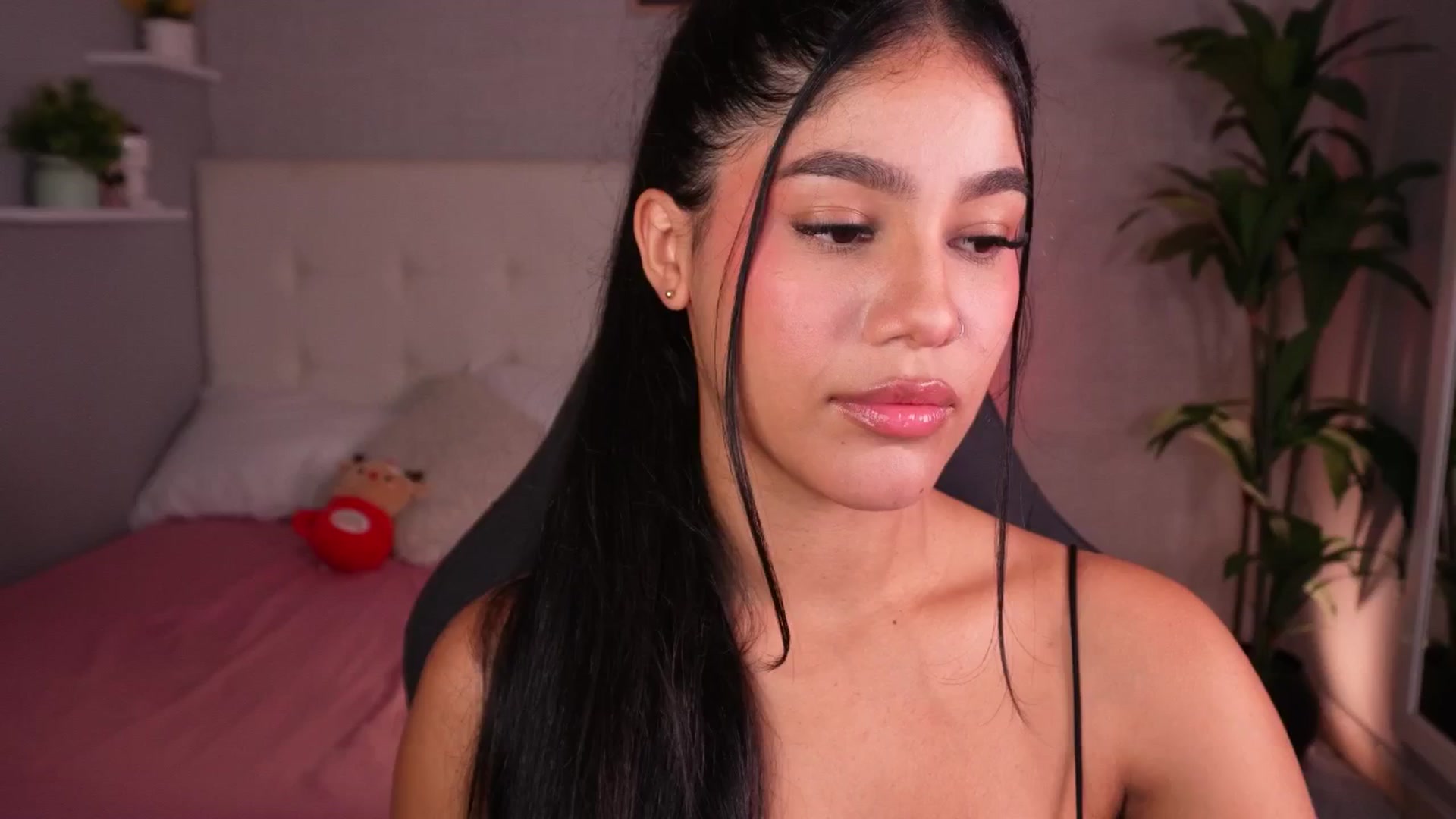Gallery image thumbnail from Mia_gabbaai's myfreecams stream on, 12/15/2025, 18:15 image 2 of 20
