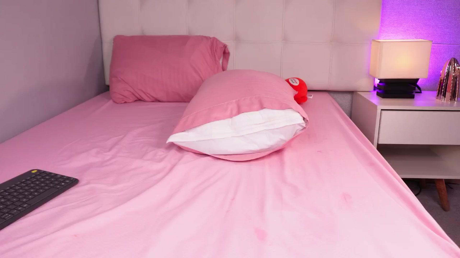 Gallery image thumbnail from Mia_gabbaai's myfreecams stream on, 12/23/2025, 18:34 image 6 of 20