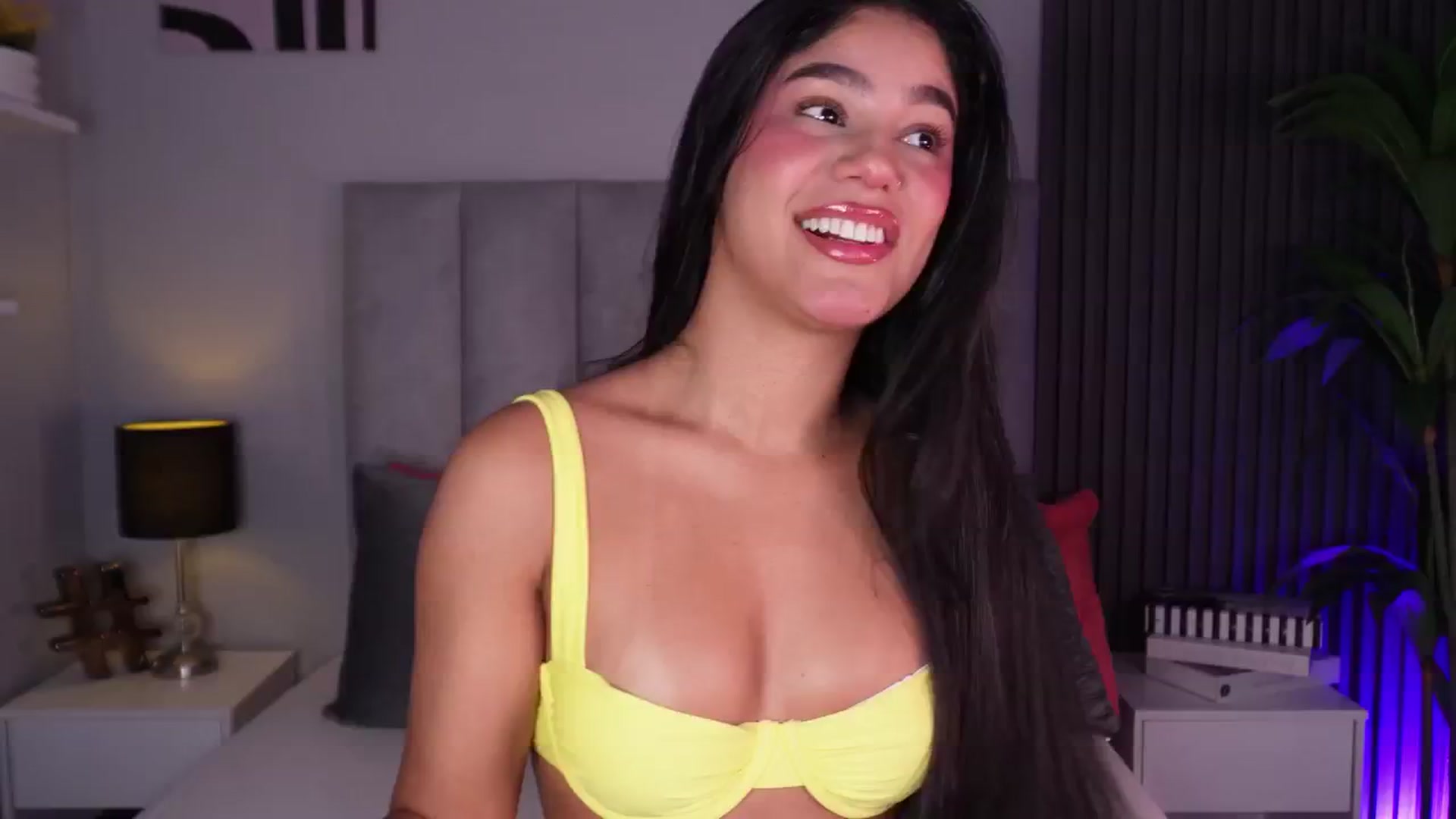 Gallery image thumbnail from Mia_gabbaai's myfreecams stream on, 04/06/2026, 13:06 image 17 of 20
