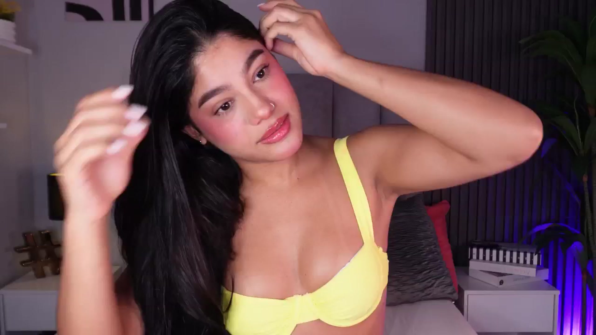 Gallery image thumbnail from Mia_gabbaai's myfreecams stream on, 04/06/2026, 13:06 image 18 of 20