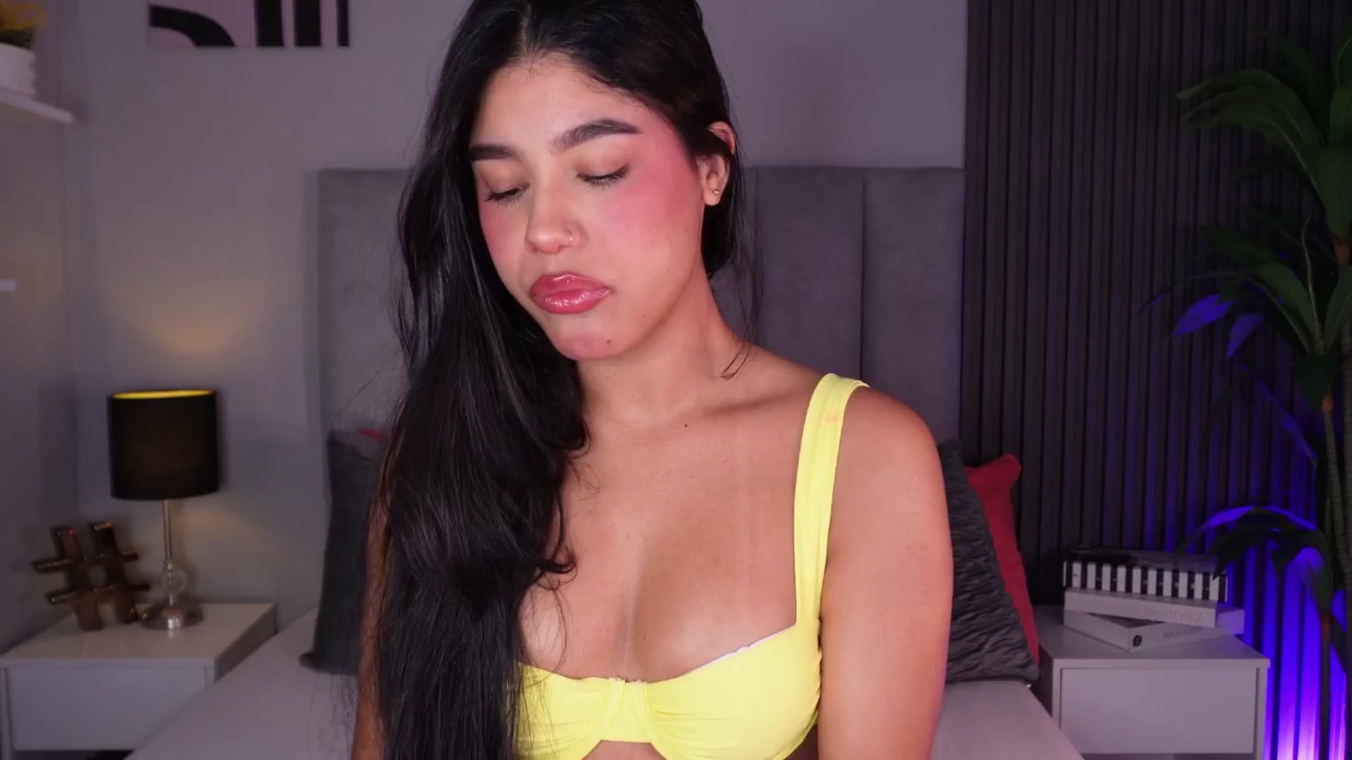 Gallery image thumbnail from Mia_gabbaai's myfreecams stream on, 04/06/2026, 13:06 image 11 of 20