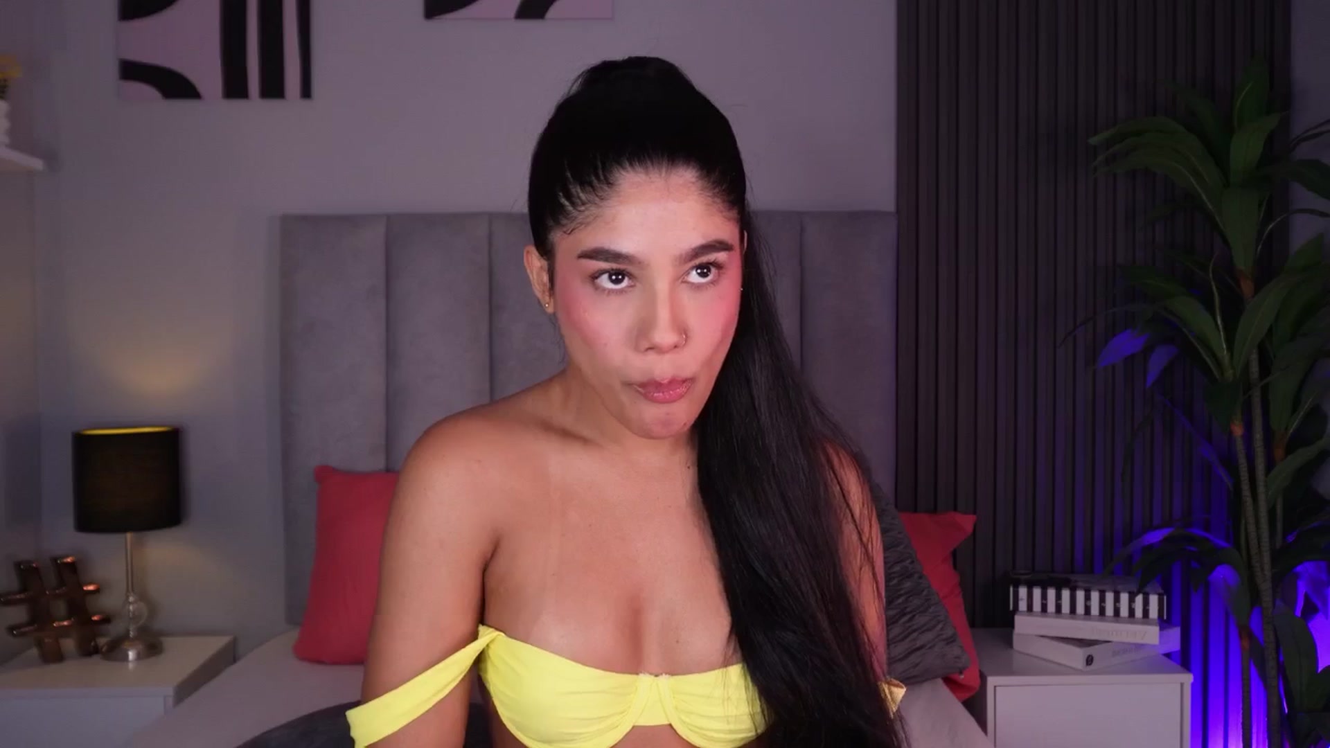 Gallery image thumbnail from Mia_gabbaai's myfreecams stream on, 04/06/2026, 17:24 image 4 of 20