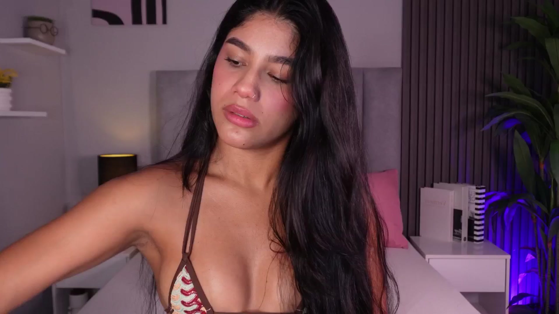 Gallery image thumbnail from Mia_gabbaai's myfreecams stream on, 04/10/2026, 17:32 image 4 of 20
