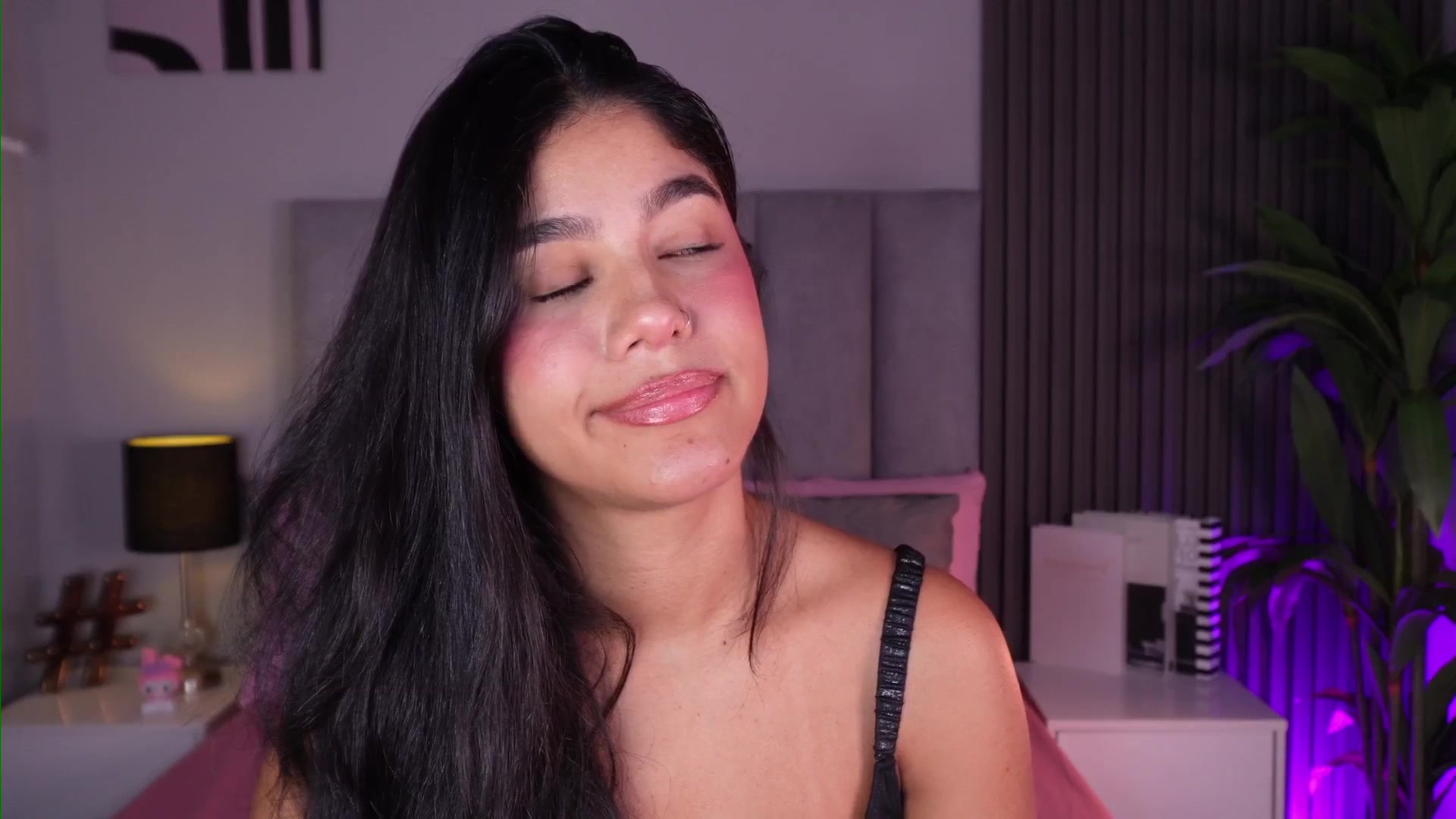 Gallery image thumbnail from Mia_gabbaai's myfreecams stream on, 04/12/2026, 14:48 image 13 of 20