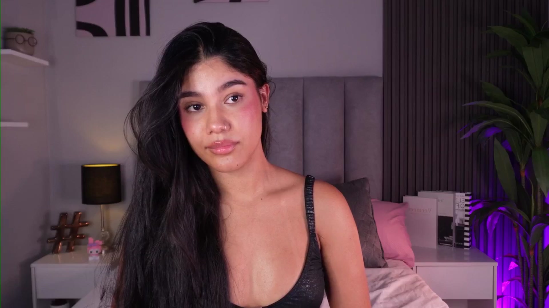 Gallery image thumbnail from Mia_gabbaai's myfreecams stream on, 04/12/2026, 18:20 image 15 of 20