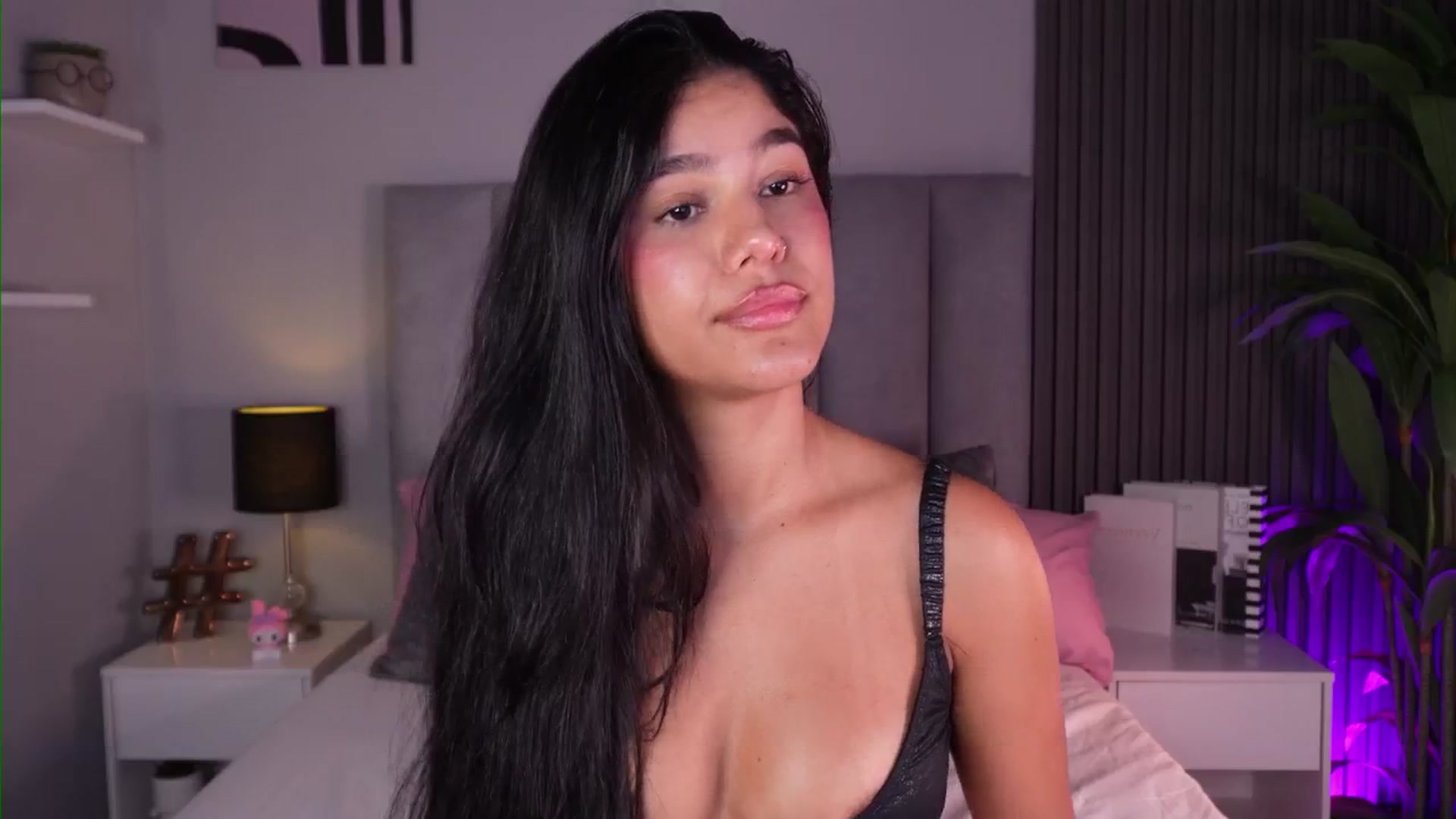 Gallery image thumbnail from Mia_gabbaai's myfreecams stream on, 04/12/2026, 18:20 image 16 of 20