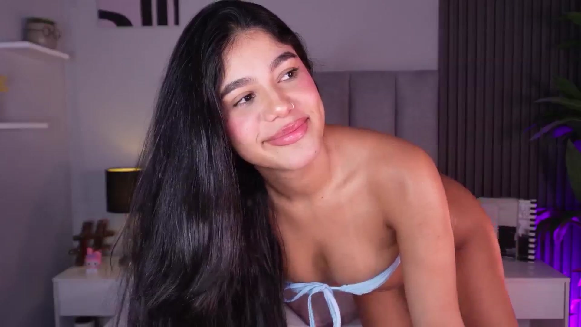 Gallery image thumbnail from Mia_gabbaai's myfreecams stream on, 04/15/2026, 15:11 image 17 of 20