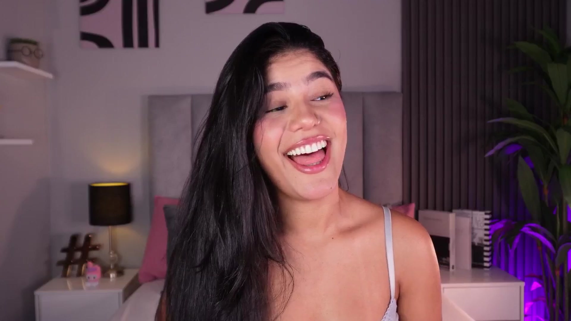 Gallery image thumbnail from Mia_gabbaai's myfreecams stream on, 04/18/2026, 14:08 image 9 of 20