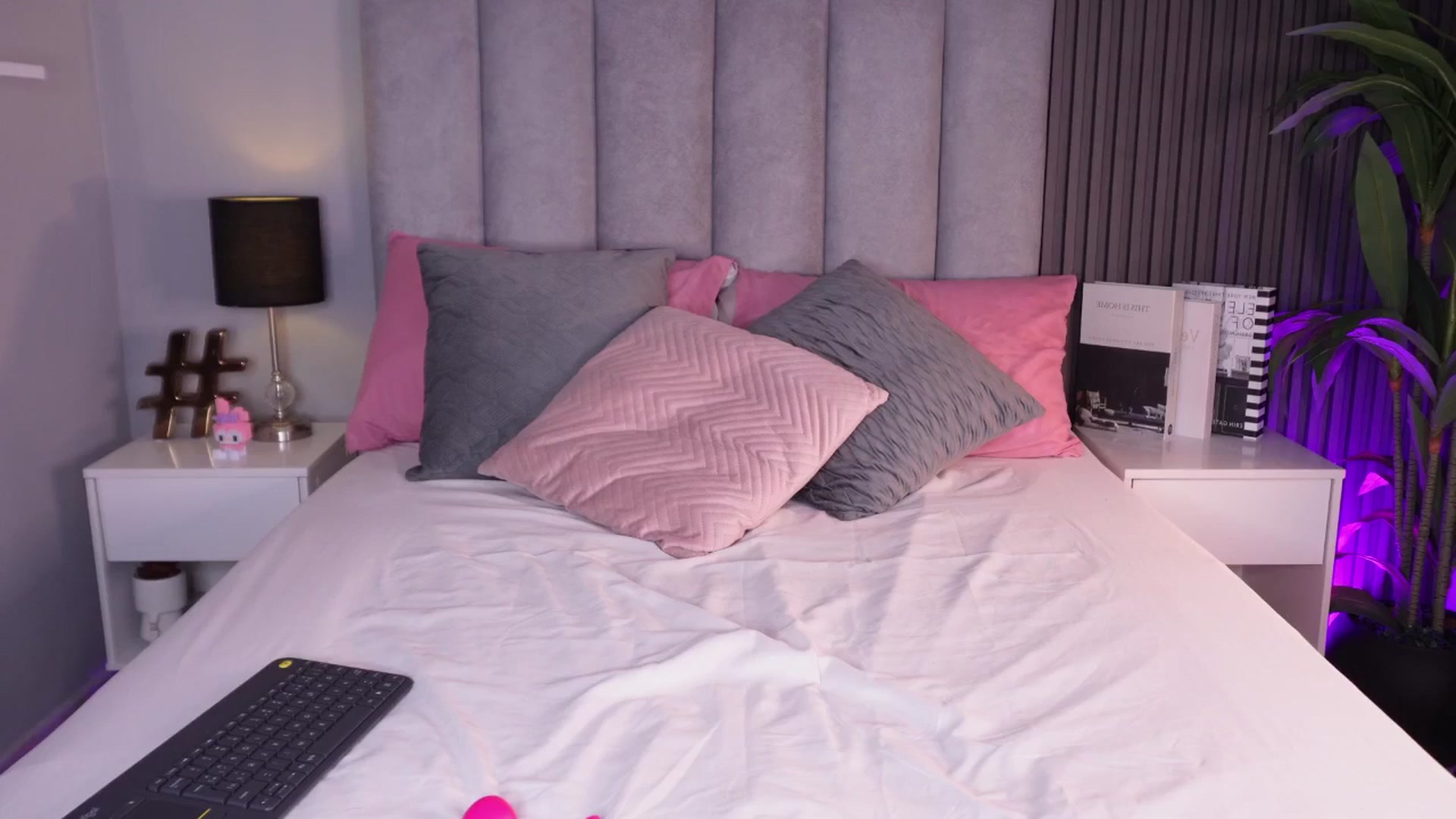 Gallery image thumbnail from Mia_gabbaai's myfreecams stream on, 04/18/2026, 17:26 image 7 of 20
