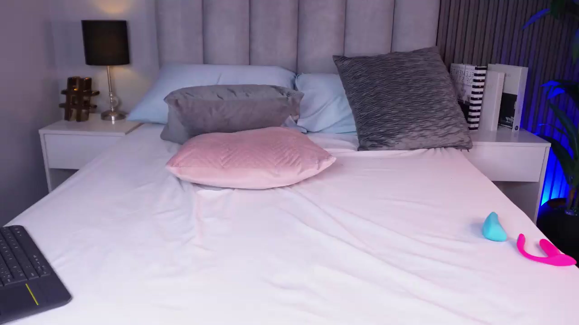 Gallery image thumbnail from Mia_gabbaai's myfreecams stream on, 06/04/2026, 15:20 image 13 of 20