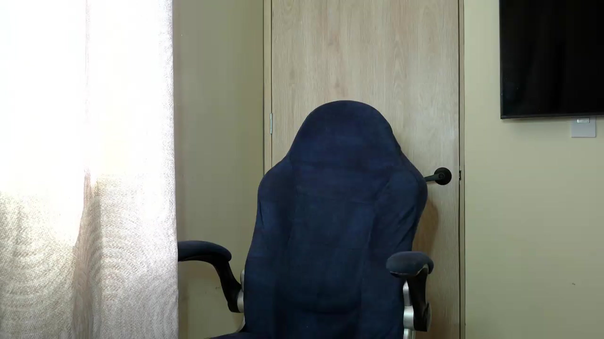 Gallery image thumbnail from Mia_hott_'s myfreecams stream on, 05/24/2026, 19:39 image 17 of 20