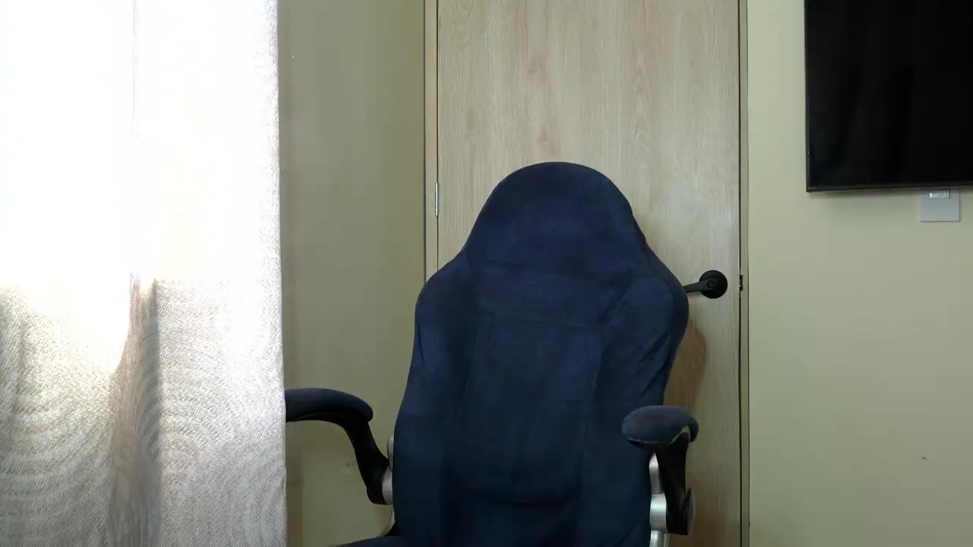 Gallery image thumbnail from Mia_hott_'s myfreecams stream on, 05/24/2026, 19:39 image 16 of 20