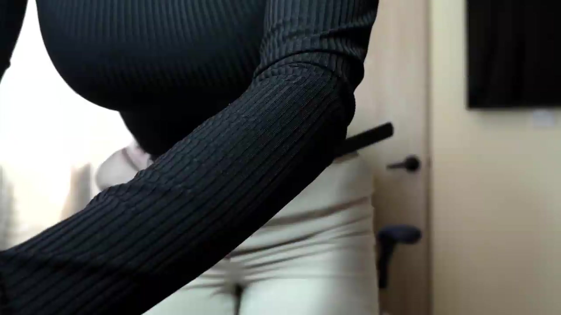 Gallery image thumbnail from Mia_hott_'s myfreecams stream on, 05/24/2026, 19:39 image 6 of 20