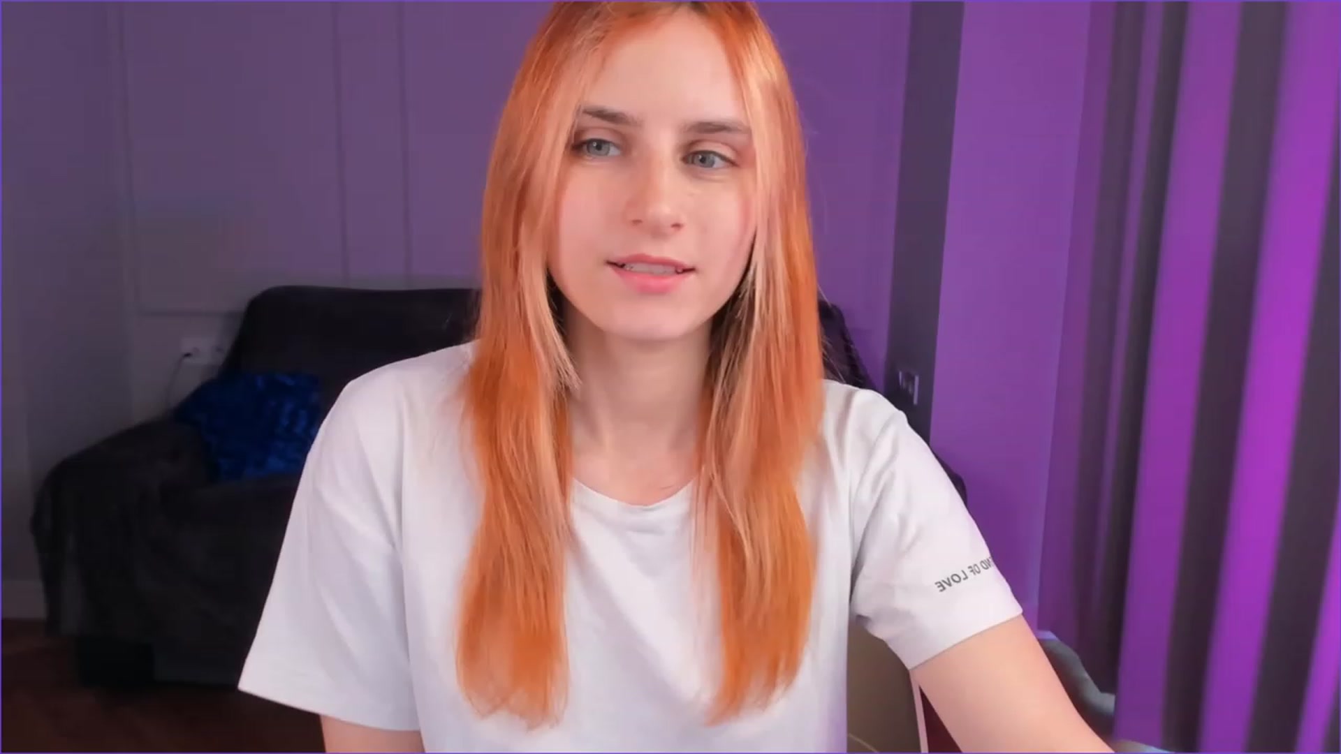 Gallery image thumbnail from Mia_lunaaa's myfreecams stream on, 11/27/2022, 09:03 image 18 of 20