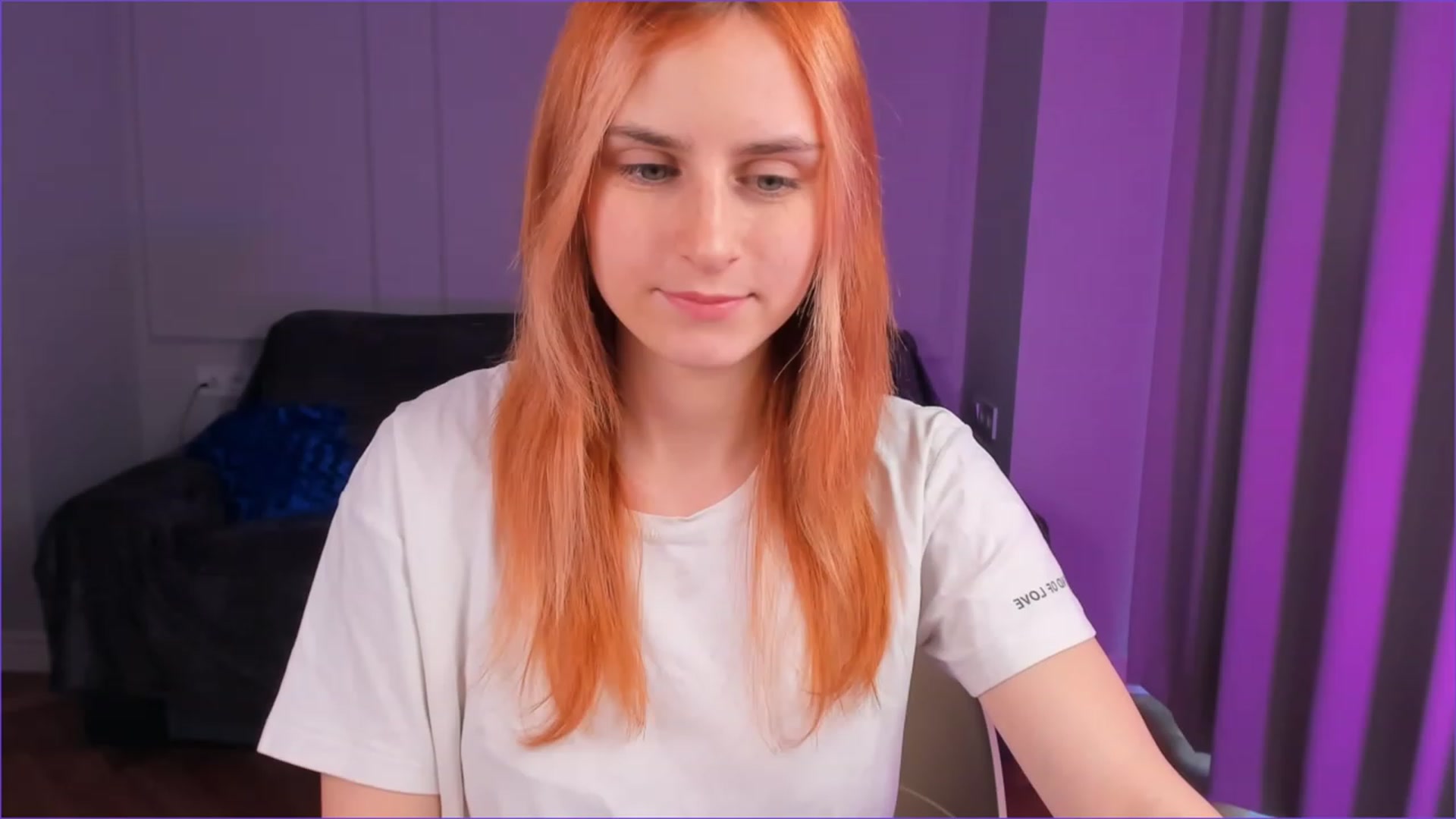 Gallery image thumbnail from Mia_lunaaa's myfreecams stream on, 11/27/2022, 09:03 image 13 of 20