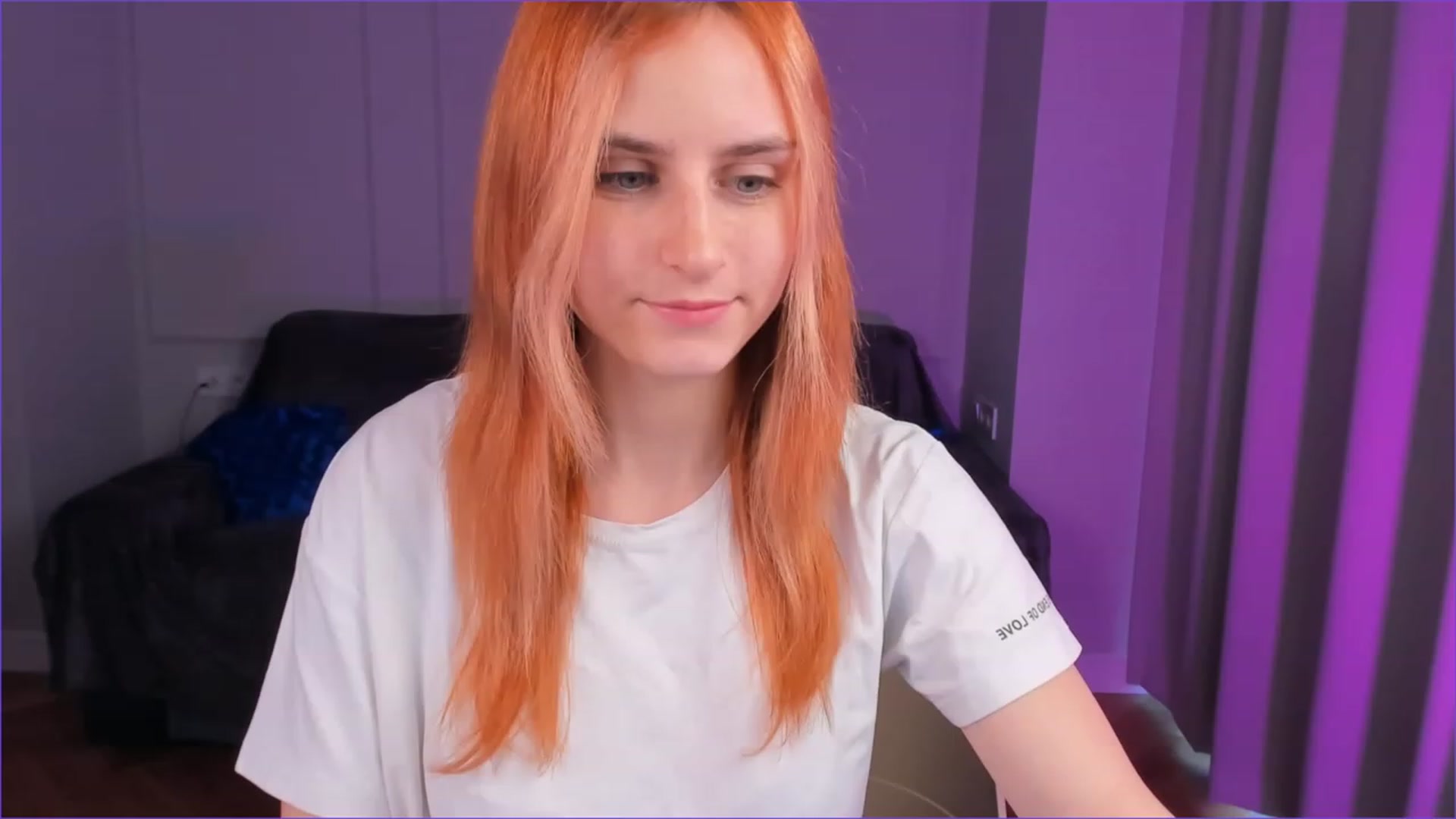 Gallery image thumbnail from Mia_lunaaa's myfreecams stream on, 11/27/2022, 09:03 image 11 of 20