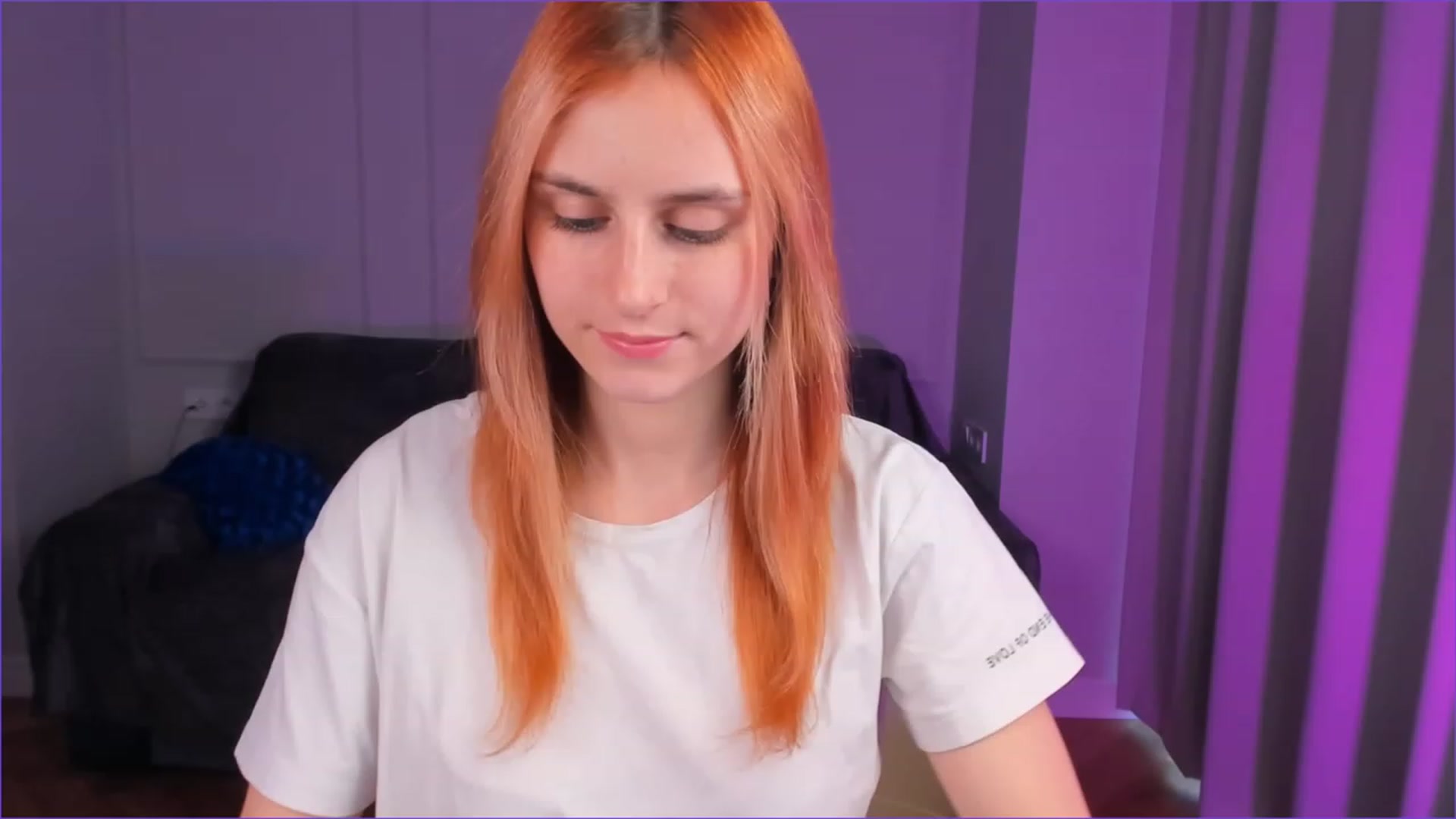 Gallery image thumbnail from Mia_lunaaa's myfreecams stream on, 11/27/2022, 12:59 image 1 of 20