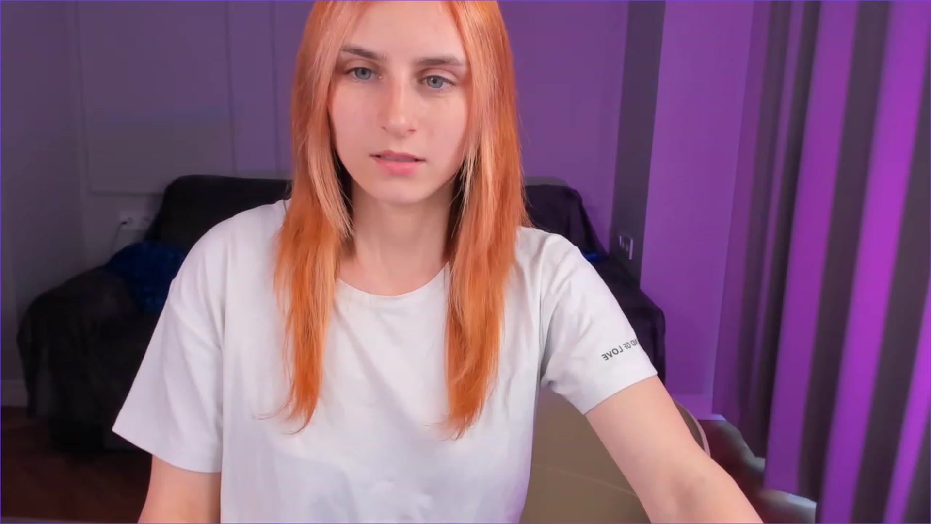 Gallery image thumbnail from Mia_lunaaa's myfreecams stream on, 11/27/2022, 12:59 image 7 of 20