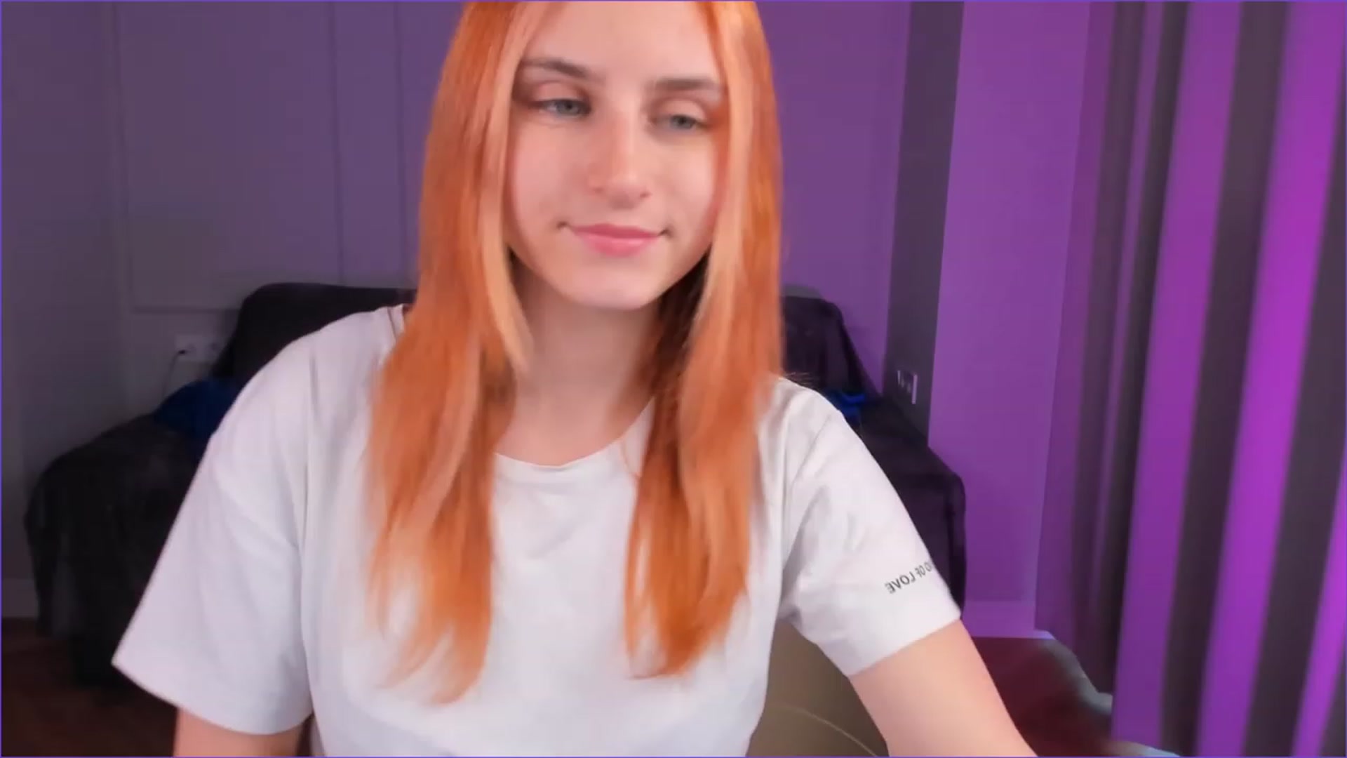 Gallery image thumbnail from Mia_lunaaa's myfreecams stream on, 11/27/2022, 12:59 image 15 of 20