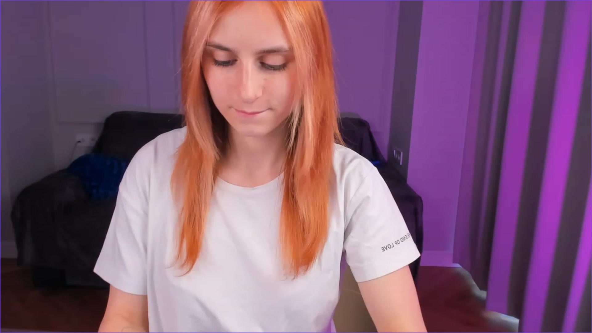 Gallery image thumbnail from Mia_lunaaa's myfreecams stream on, 11/27/2022, 12:59 image 8 of 20